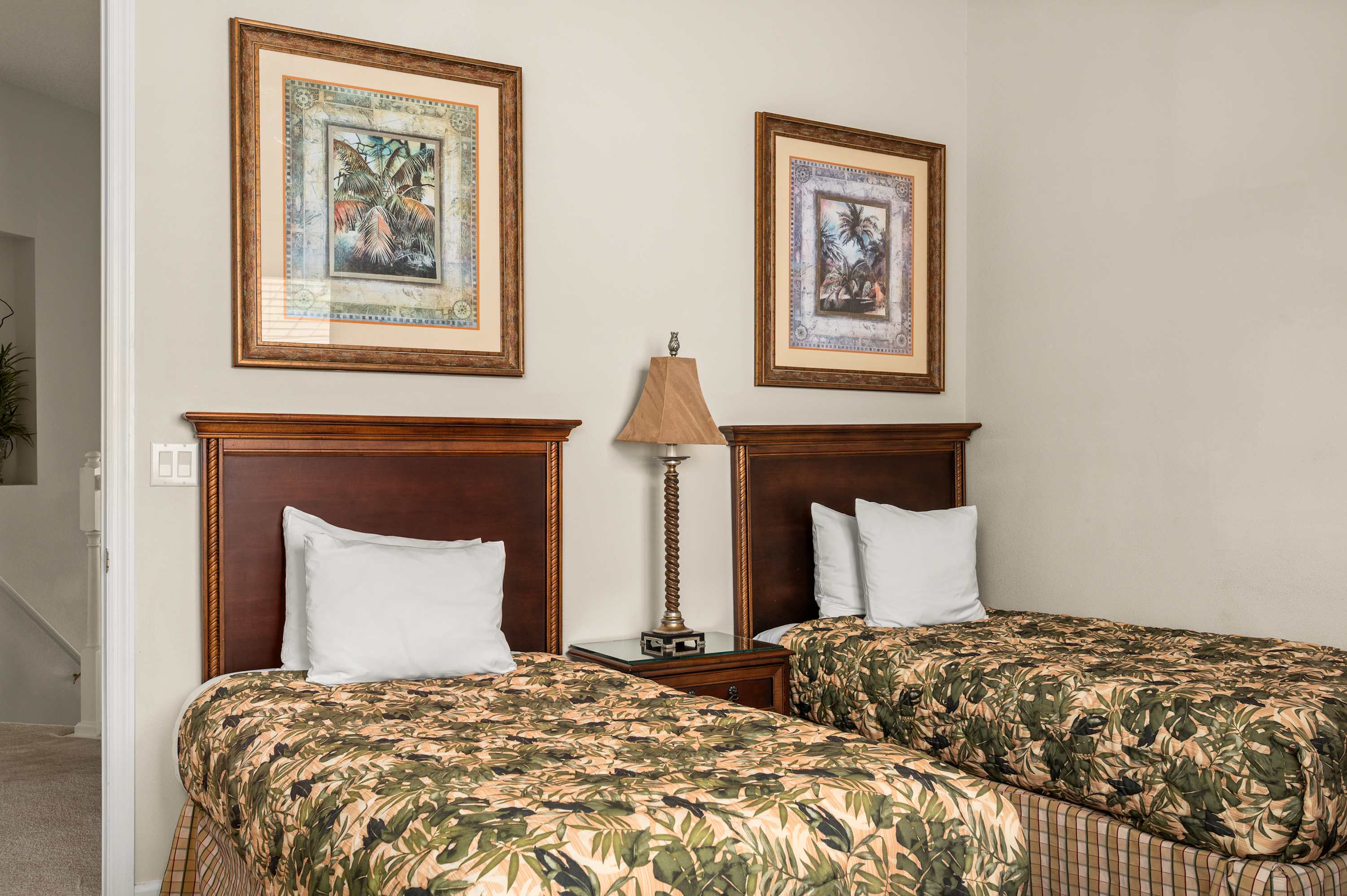 5BR home w private heated pool