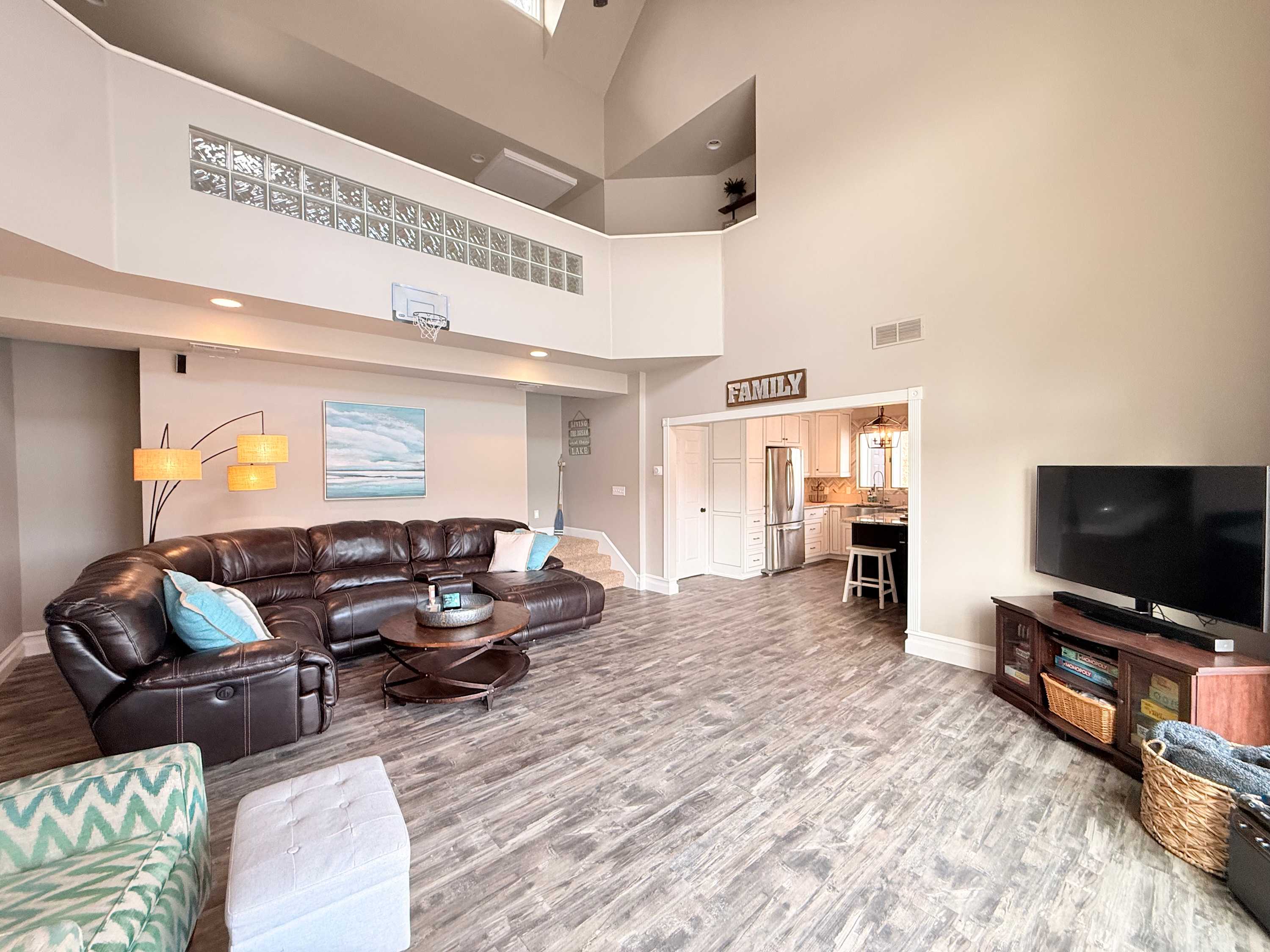 Mimosa Mornings Home for 12 8