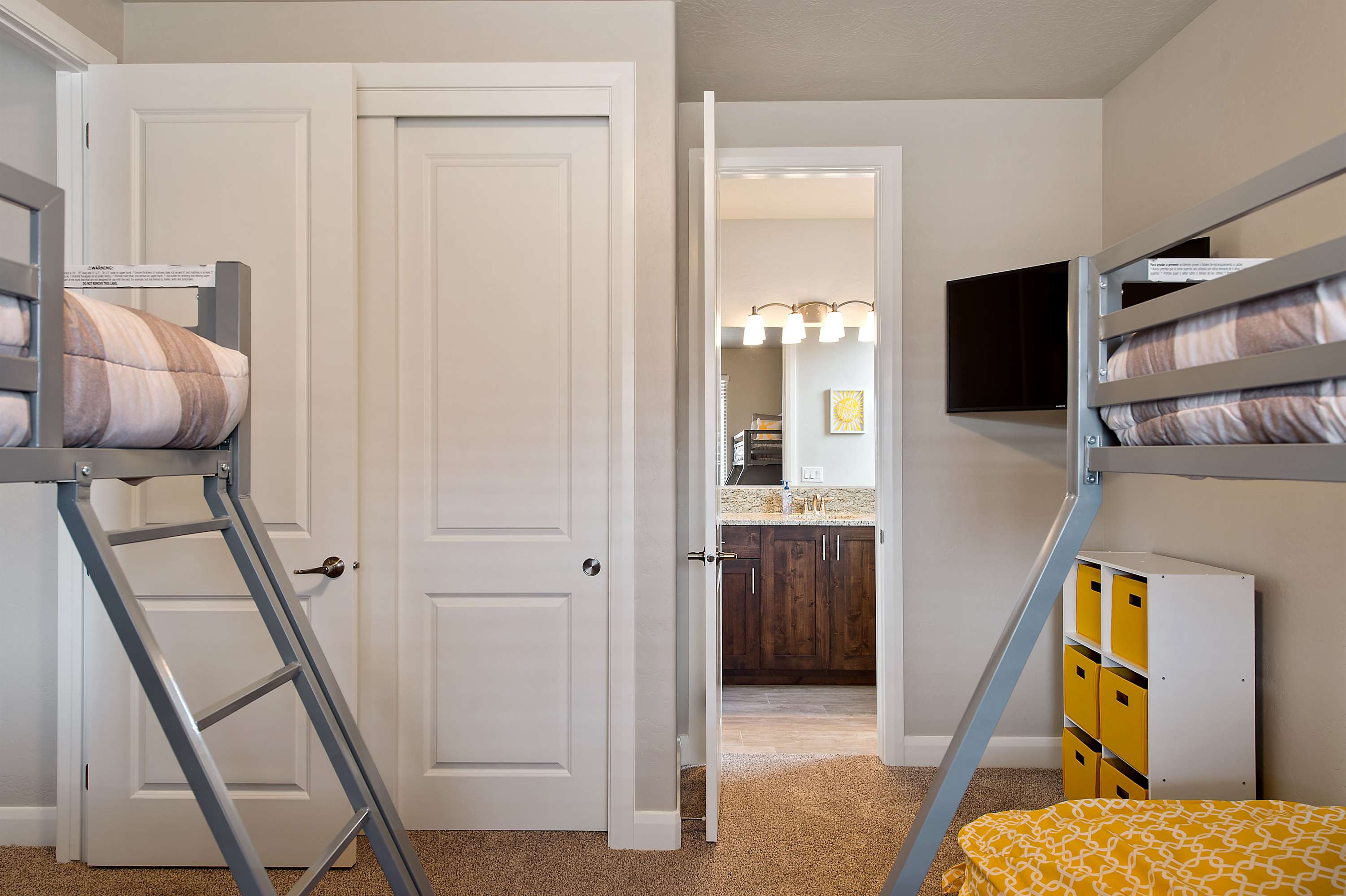 Bunk room 6 with 2 twin over full bunks
