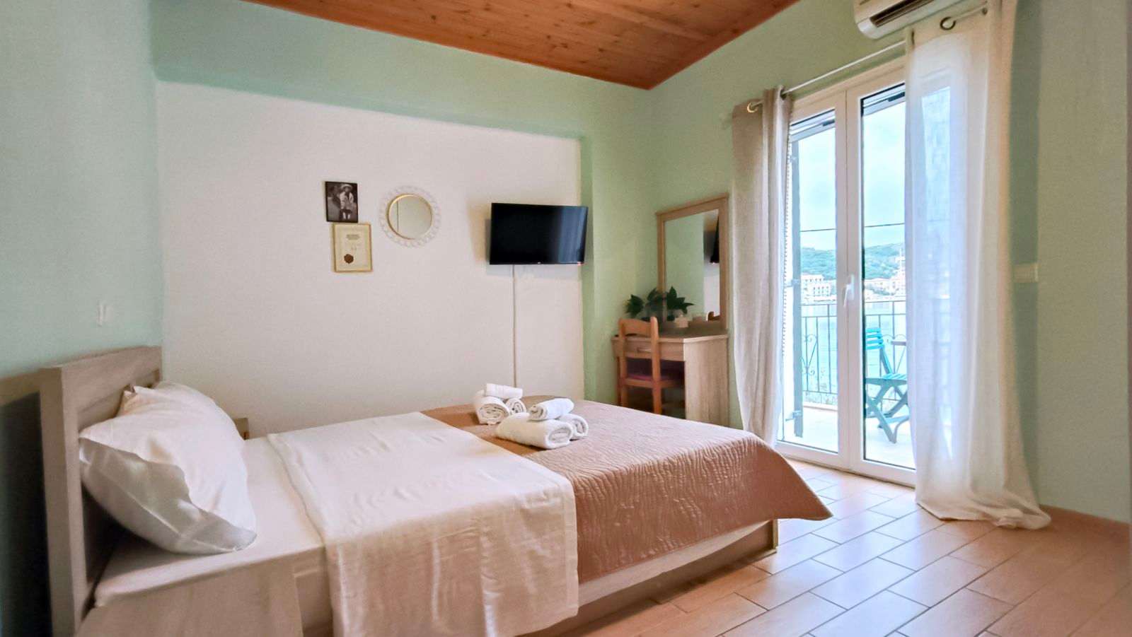 Lefkada Seascape Apt w Breathtaking Sivota Views in Lefkada — photo 2