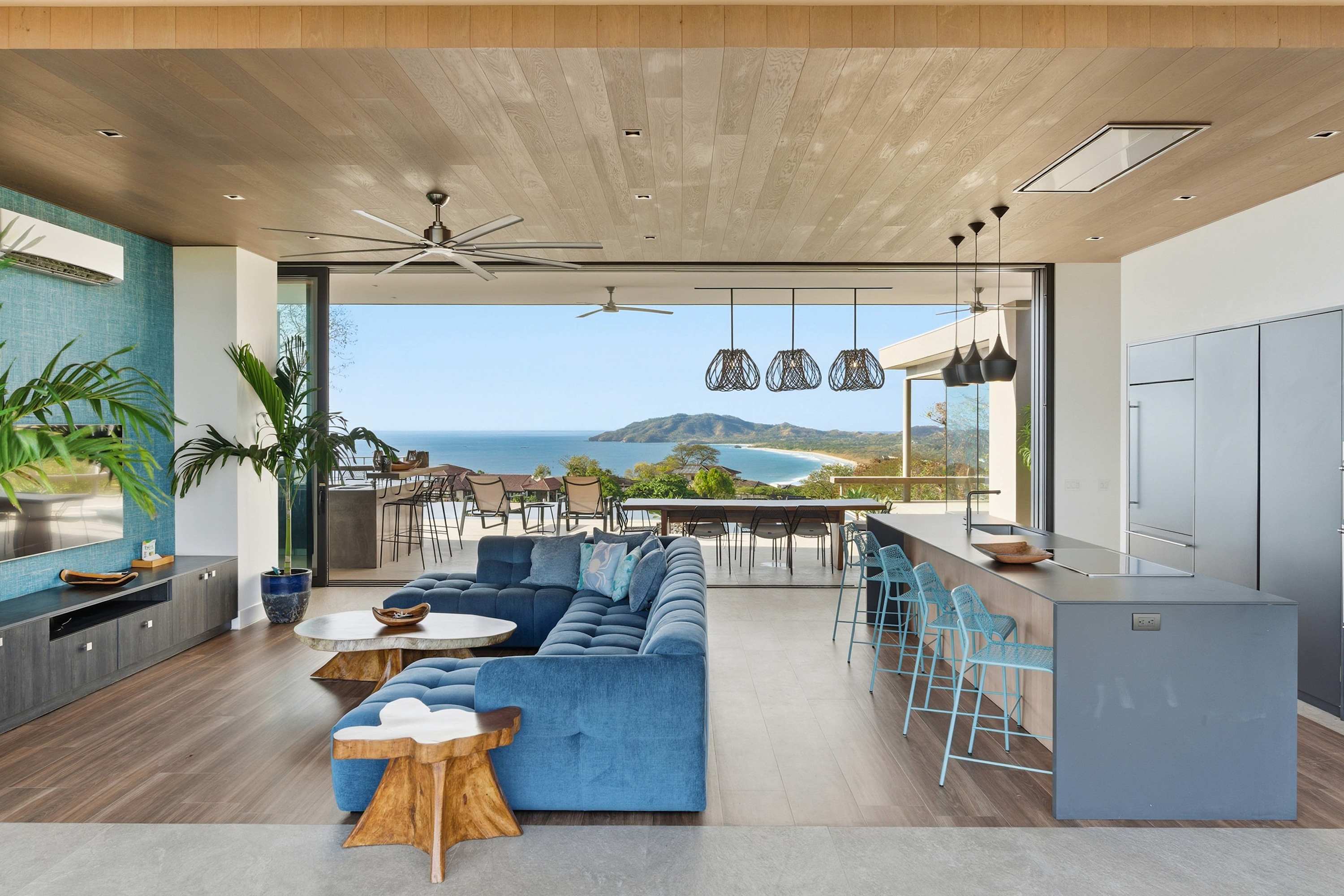 Infinity Ocean Views & Mountain in Every Corner