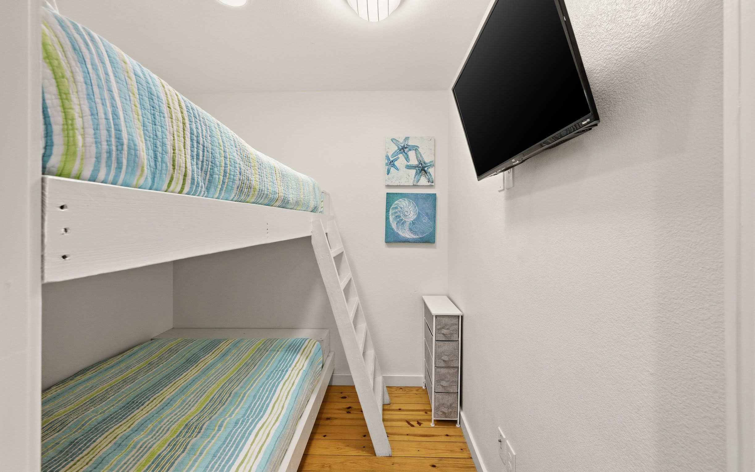 Private 3br home! - Bron's Beach Shack