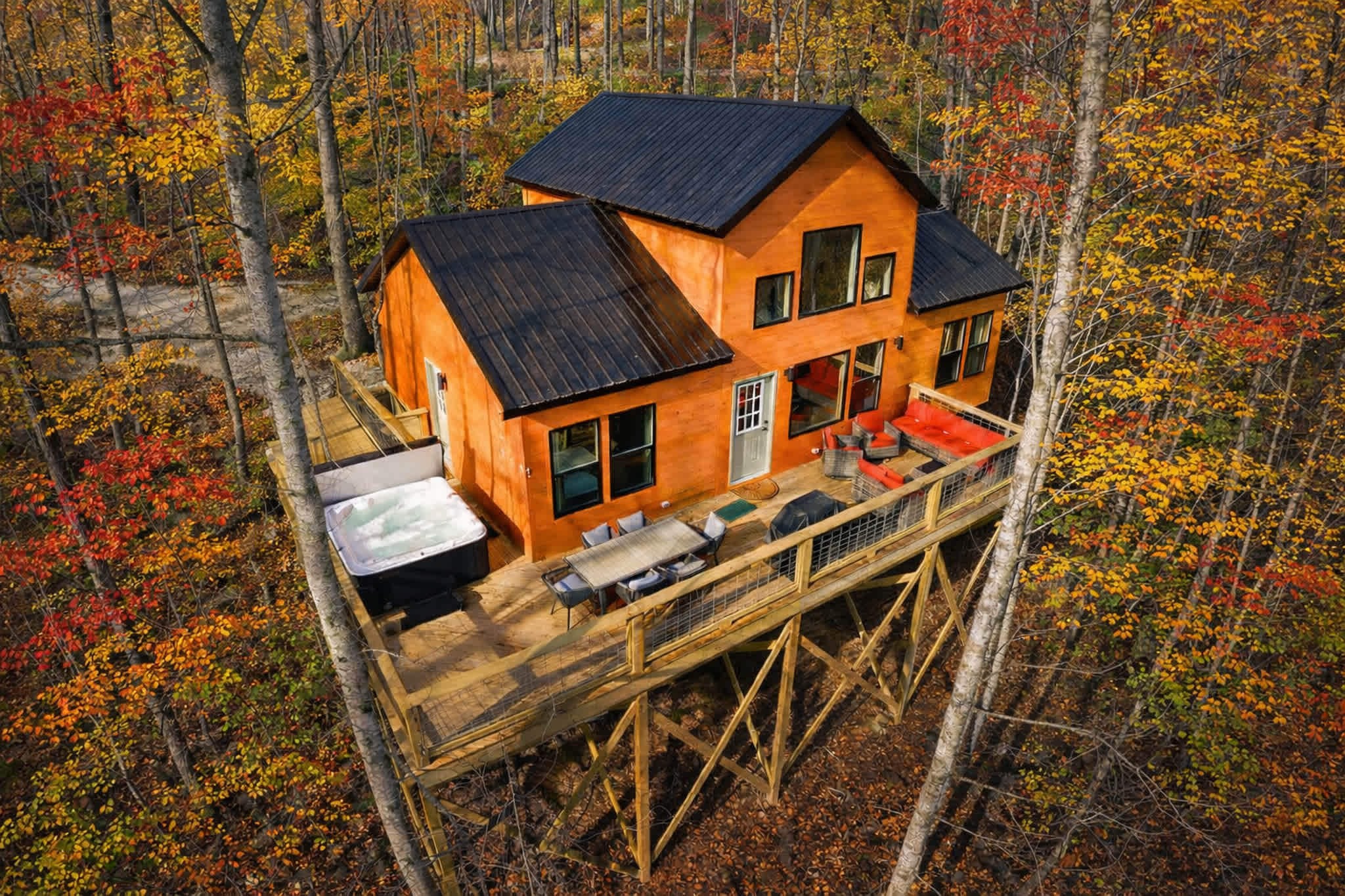Skyward Chalet – Hot Tub, Fire Pit + Deck • RRG — Stanton, KY — vacation rental