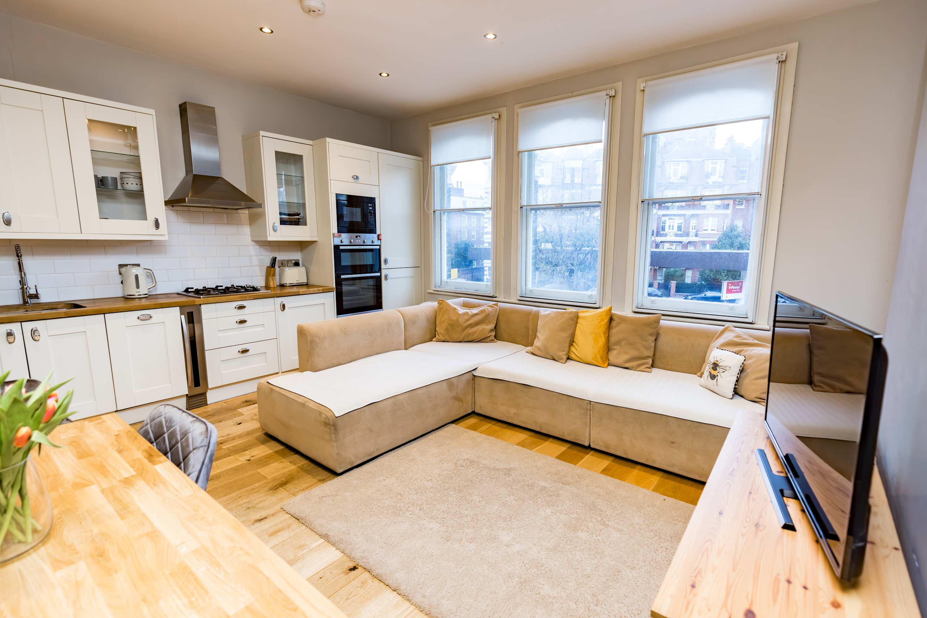 Cosy Chelsea 2 bed pad