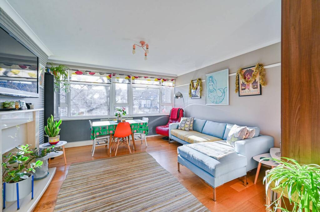 Modern 2BR Greenwich | 5 Mins to O2 Arena — Hostahome managed short-let