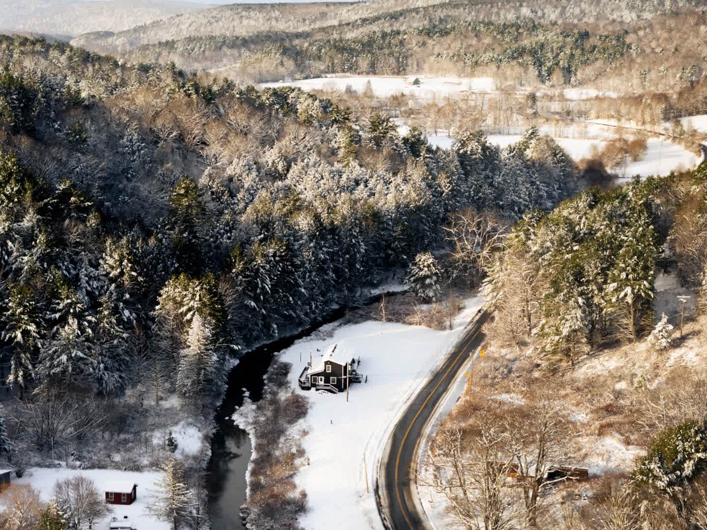 Hot Tub + Game Room + Fire Pit | Black Creek Lodge
