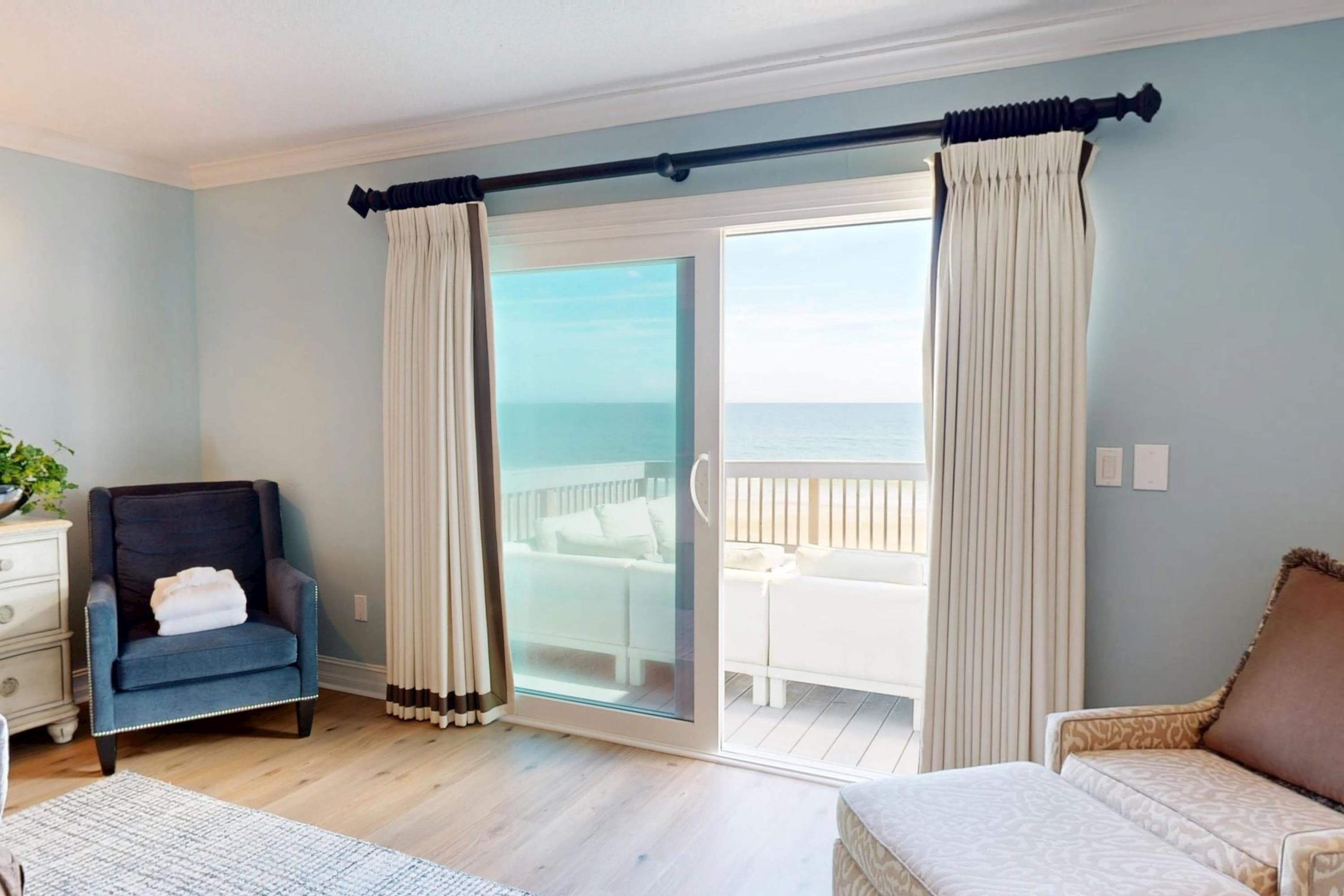 Beachfront 3BR with Pergola Deck and Beach Steps