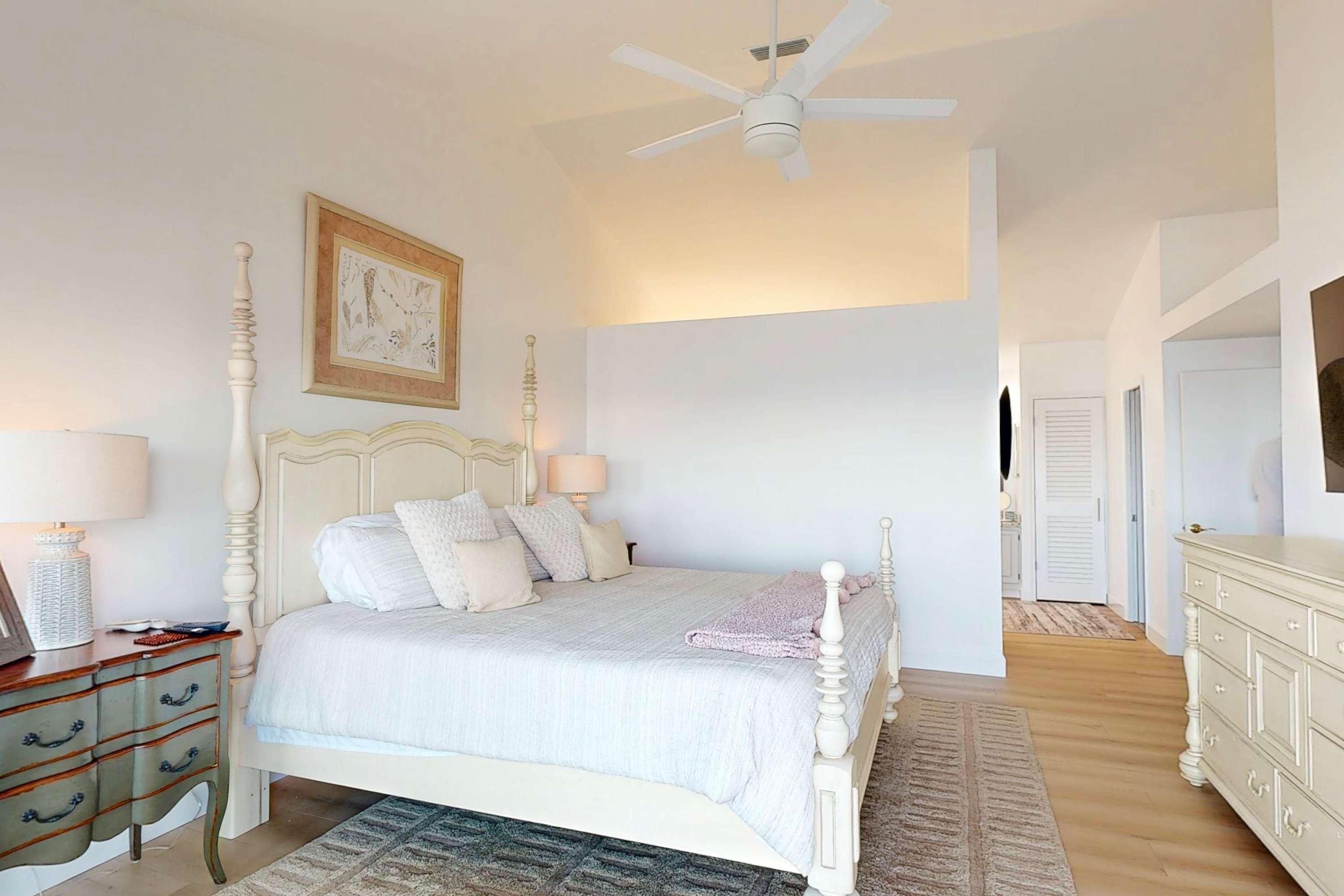 Beachfront Retreat, Hot Tub, Fire Table + Lrg Deck