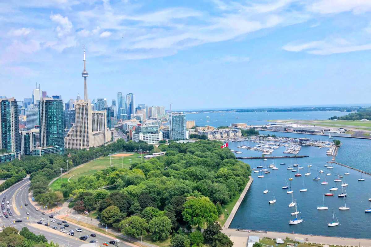 Brand New Suite in DT Casa Hotels College