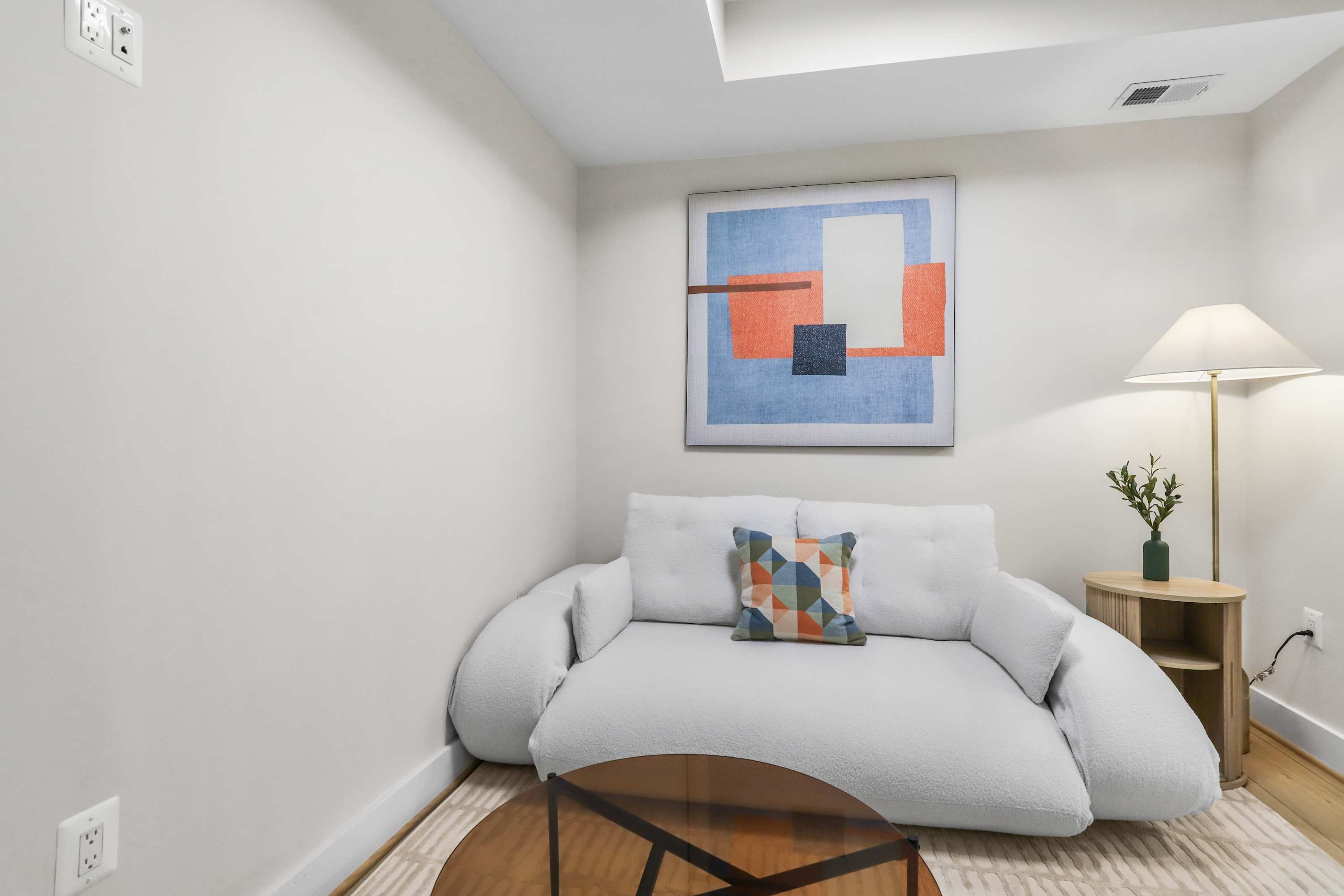 Sojourn Calm, Work-Friendly Retreat 3