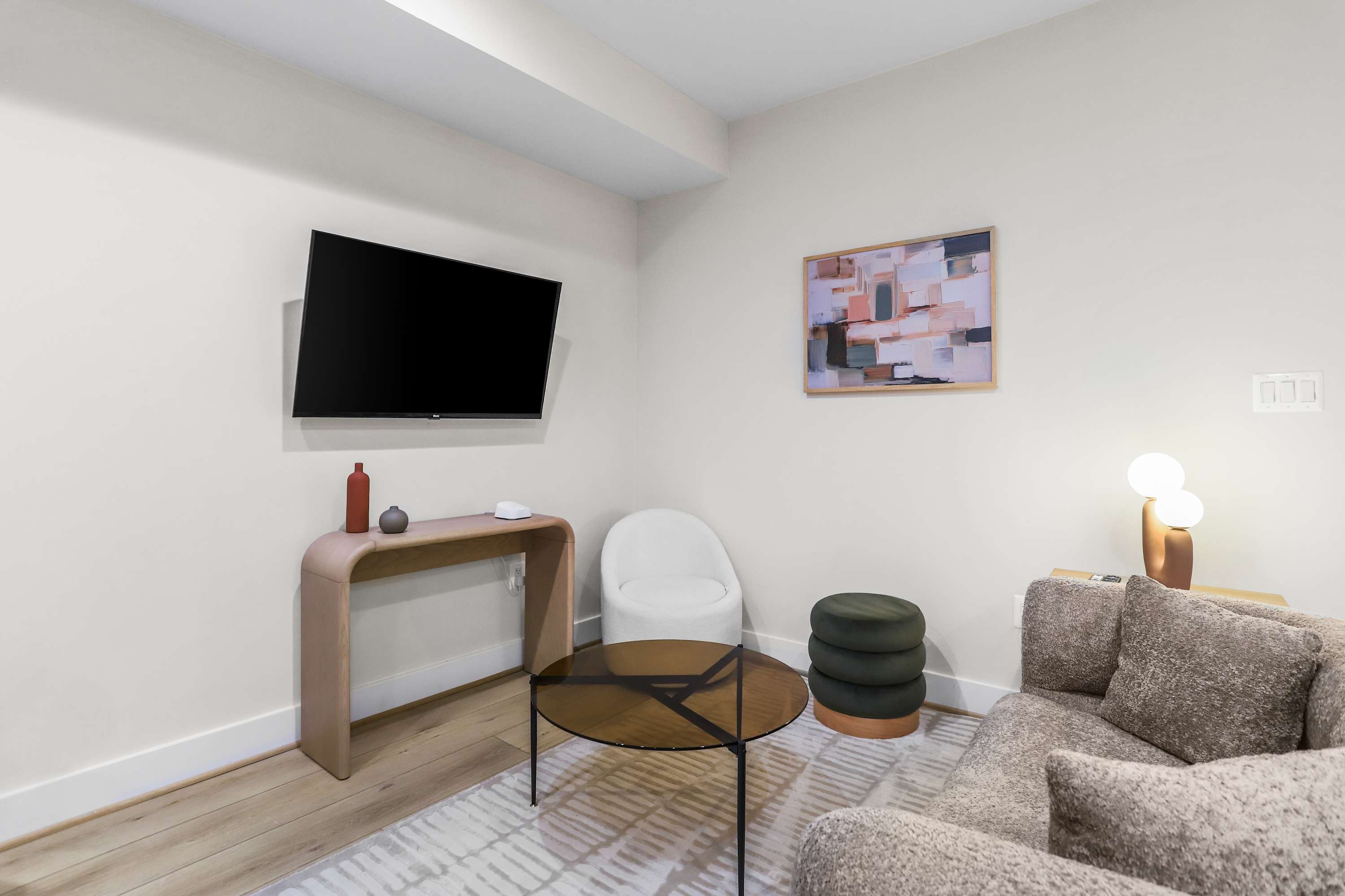 Sojourn Calm, Work-Friendly Retreat 6