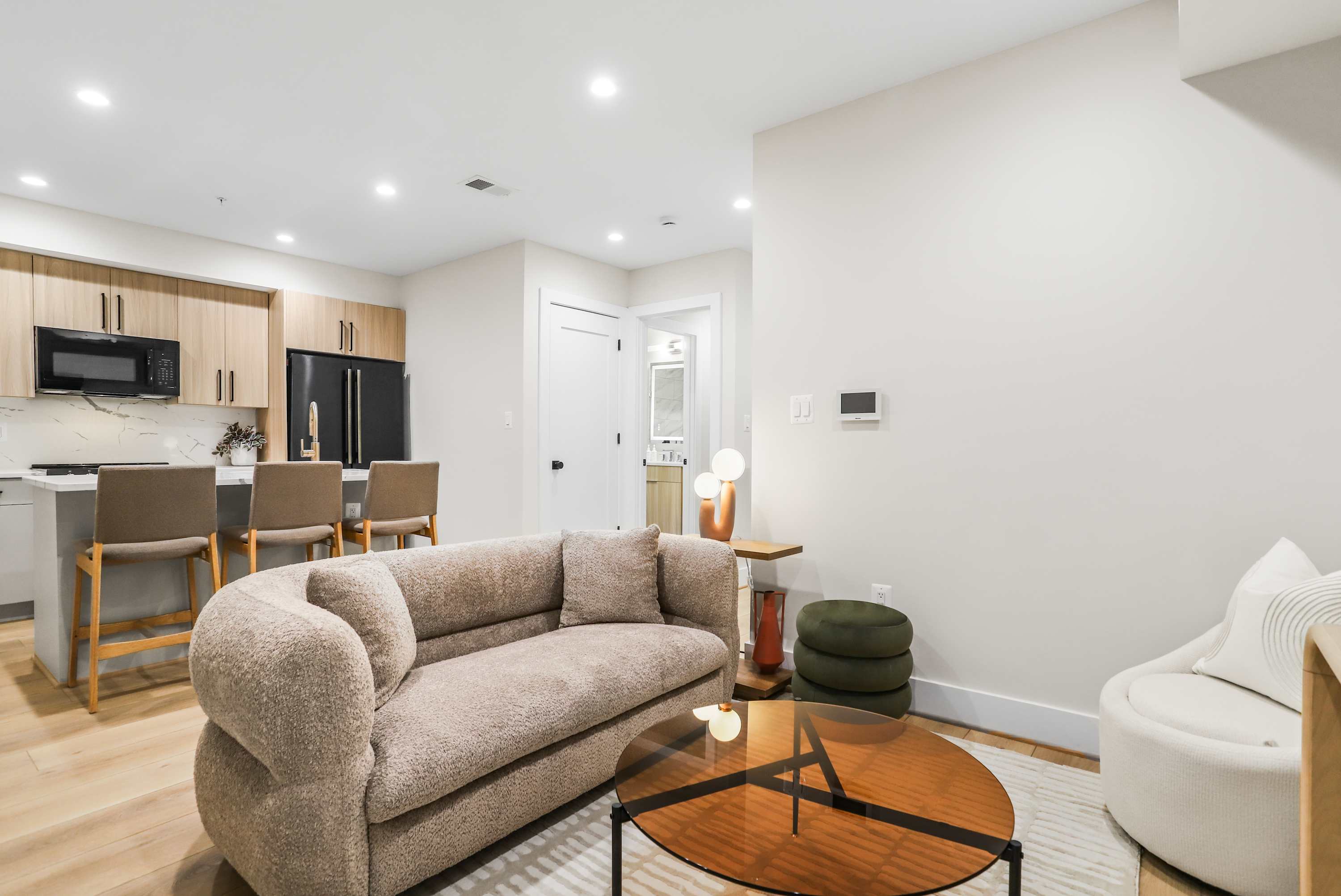Sojourn Woodley Park 2BR 2BA Modern & Pet Friendly — District of Columbia, DC — vacation rental