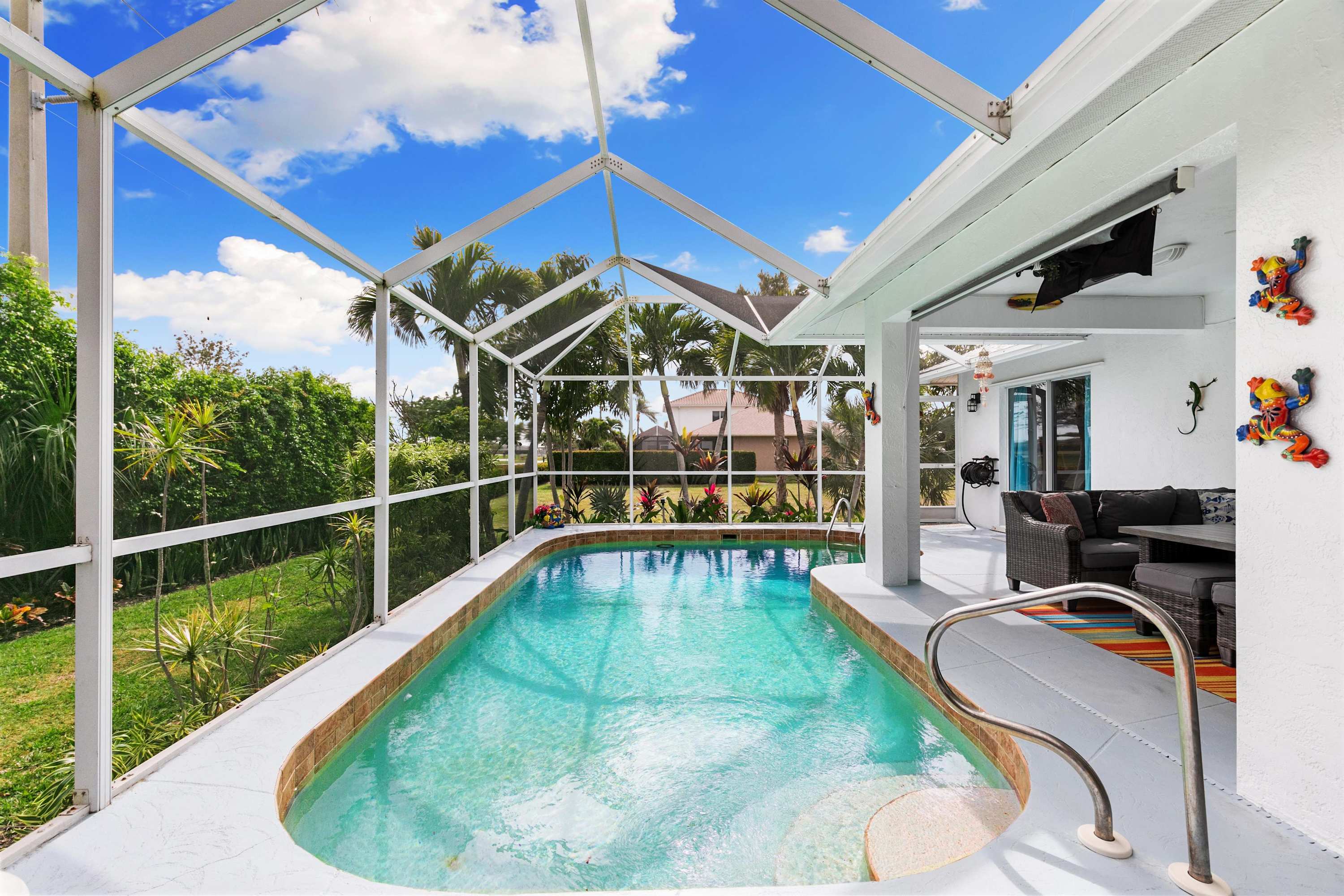 Relaxing Coastal Retreat l Close to Mackle Park — Marco Island, FL — vacation rental
