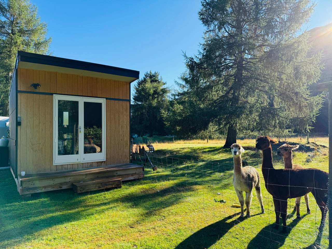 Quiet Rural Cabin With Mountain Viewsc