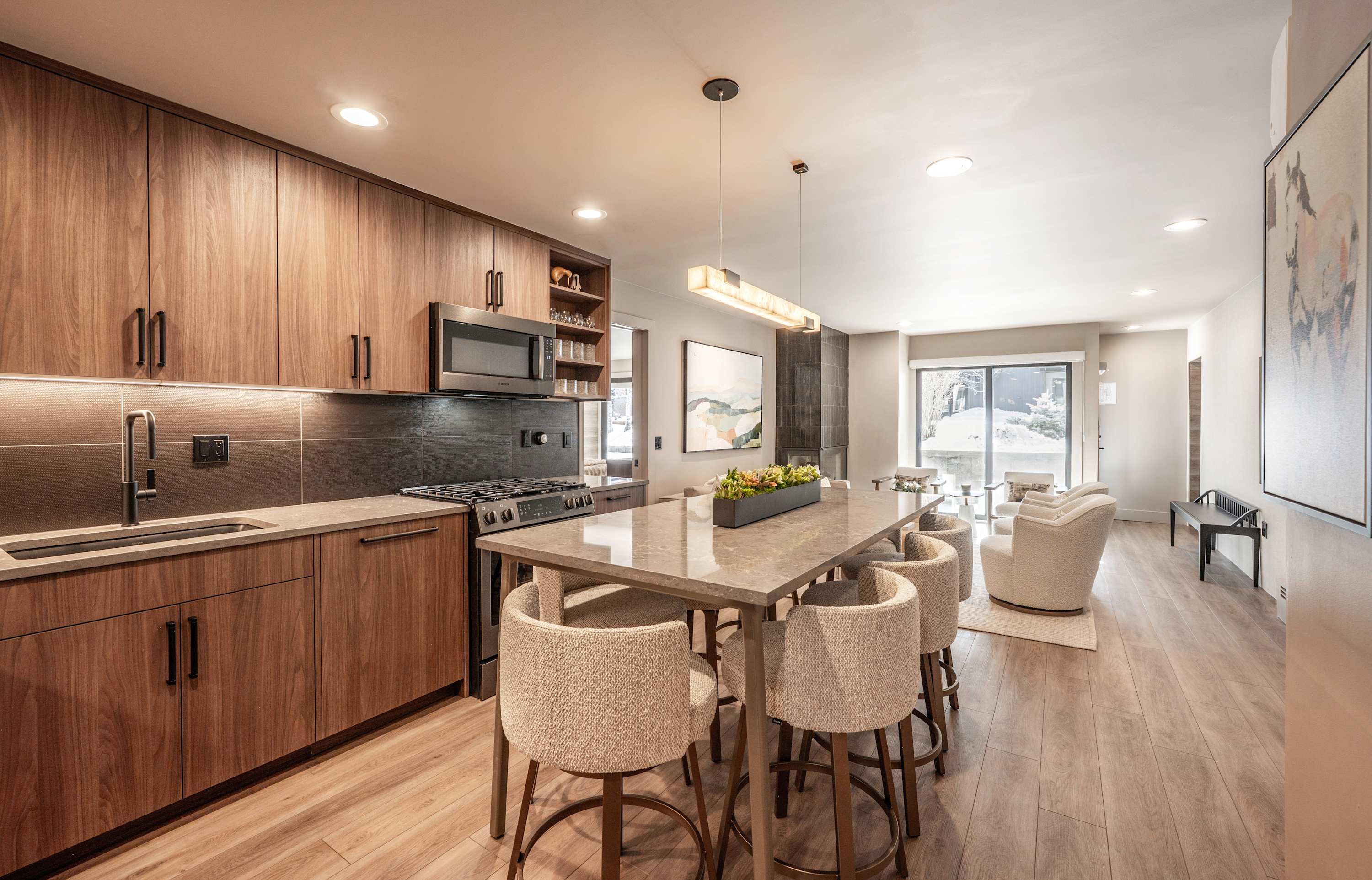 New Luxurious 4BR w Central A/C in Aspen's Core