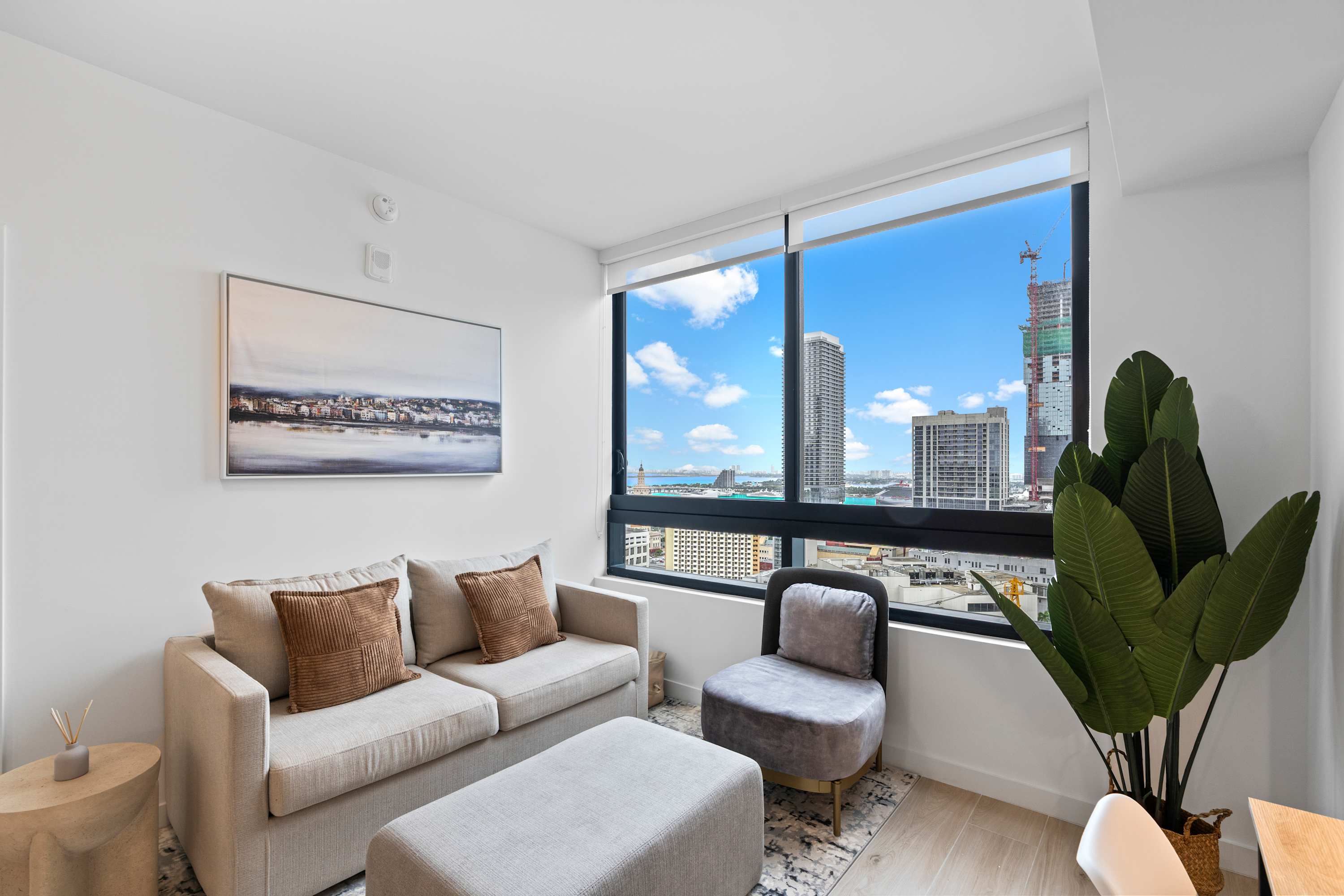 Stylish Downtown Miami Condo | Pool & Gym Access