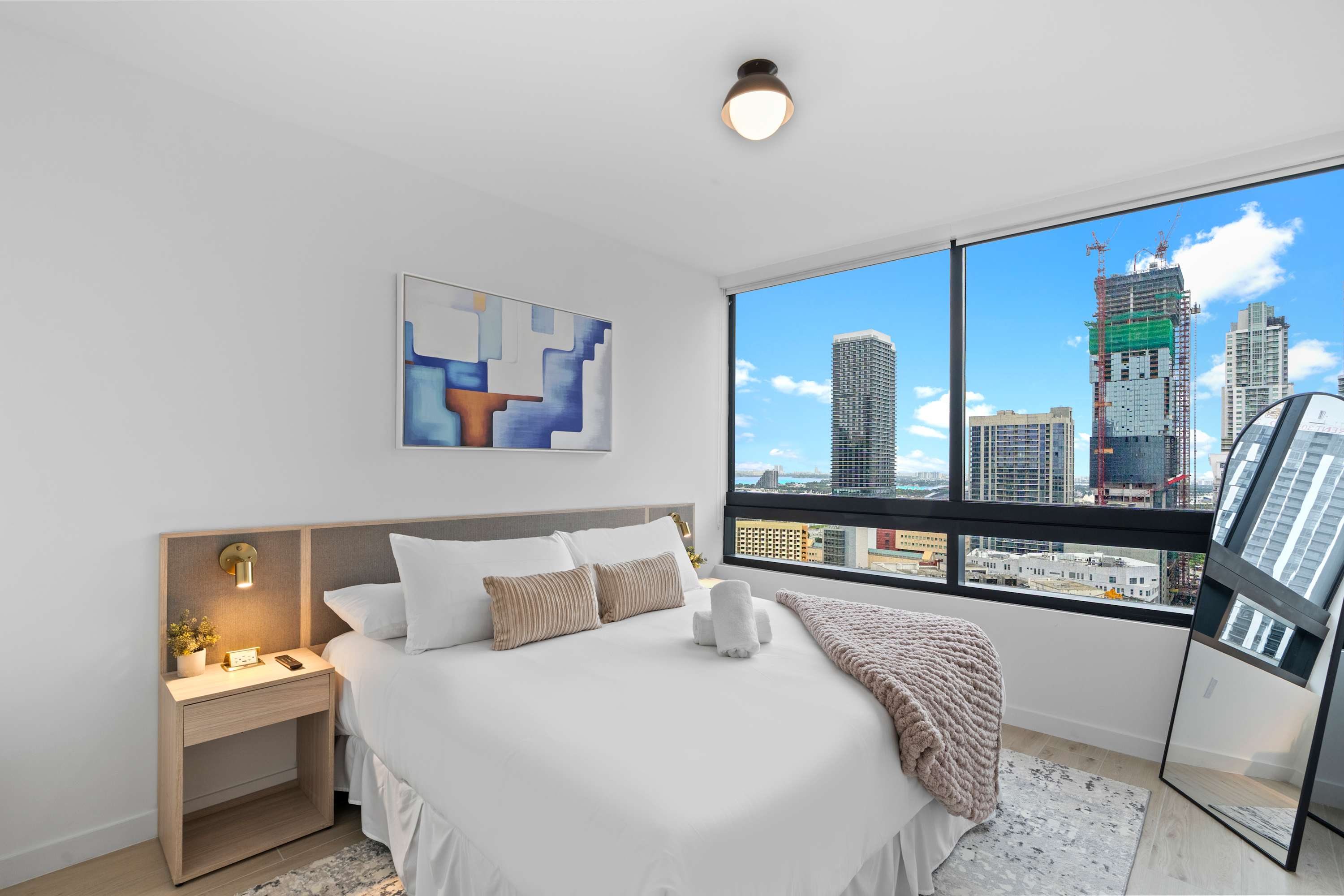 Stylish Downtown Miami Condo | Pool & Gym Access
