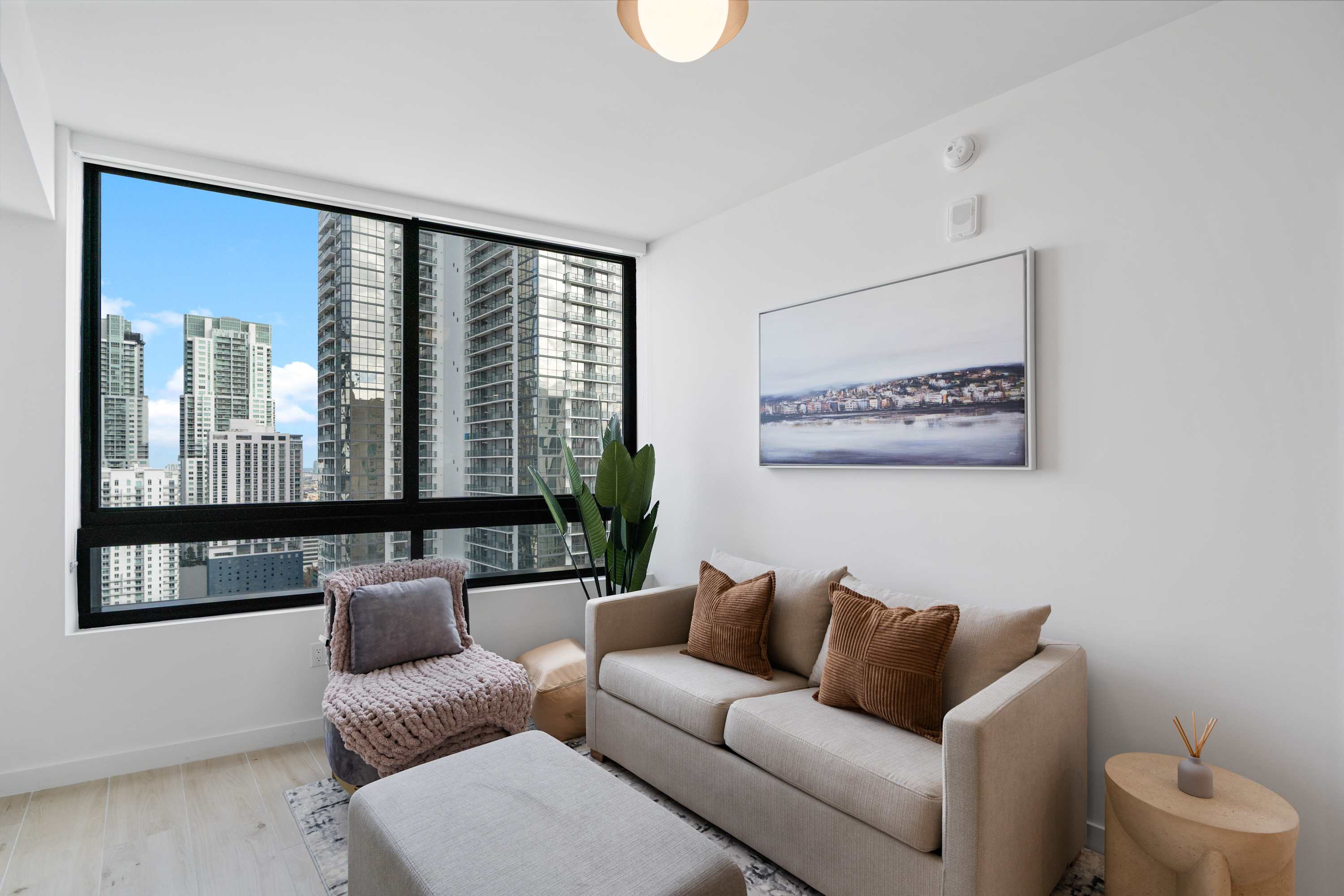 Prime Downtown Miami | Rooftop Pool & Gym