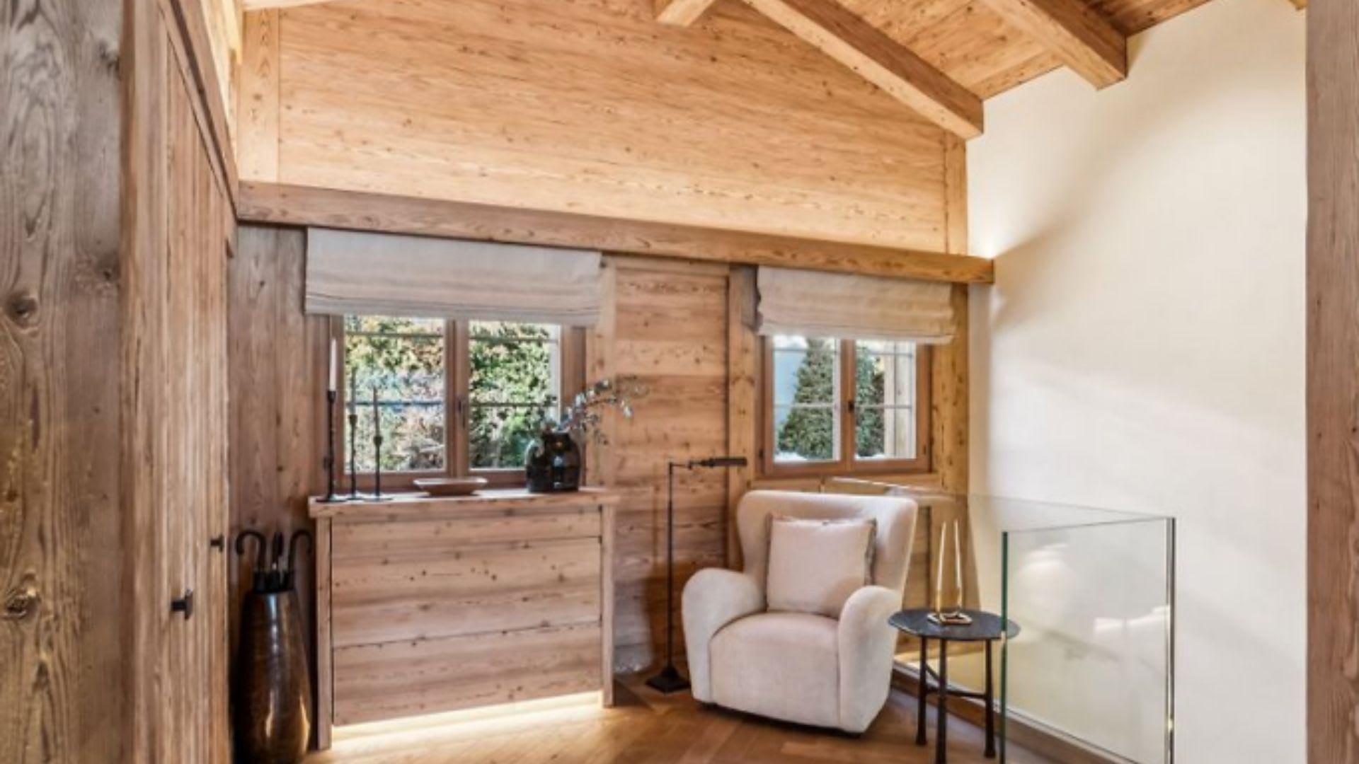 GST223 Alex Lux Pent