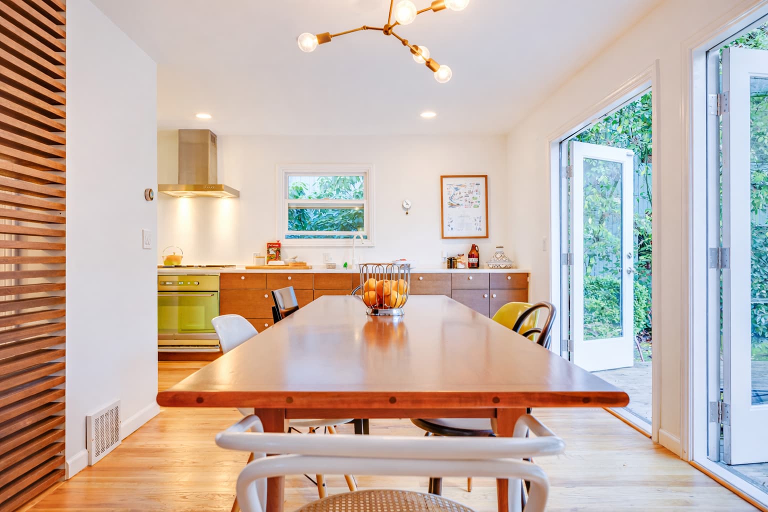 Open Layout with Patio! Cozy 2BR by the UW Arboretum 6