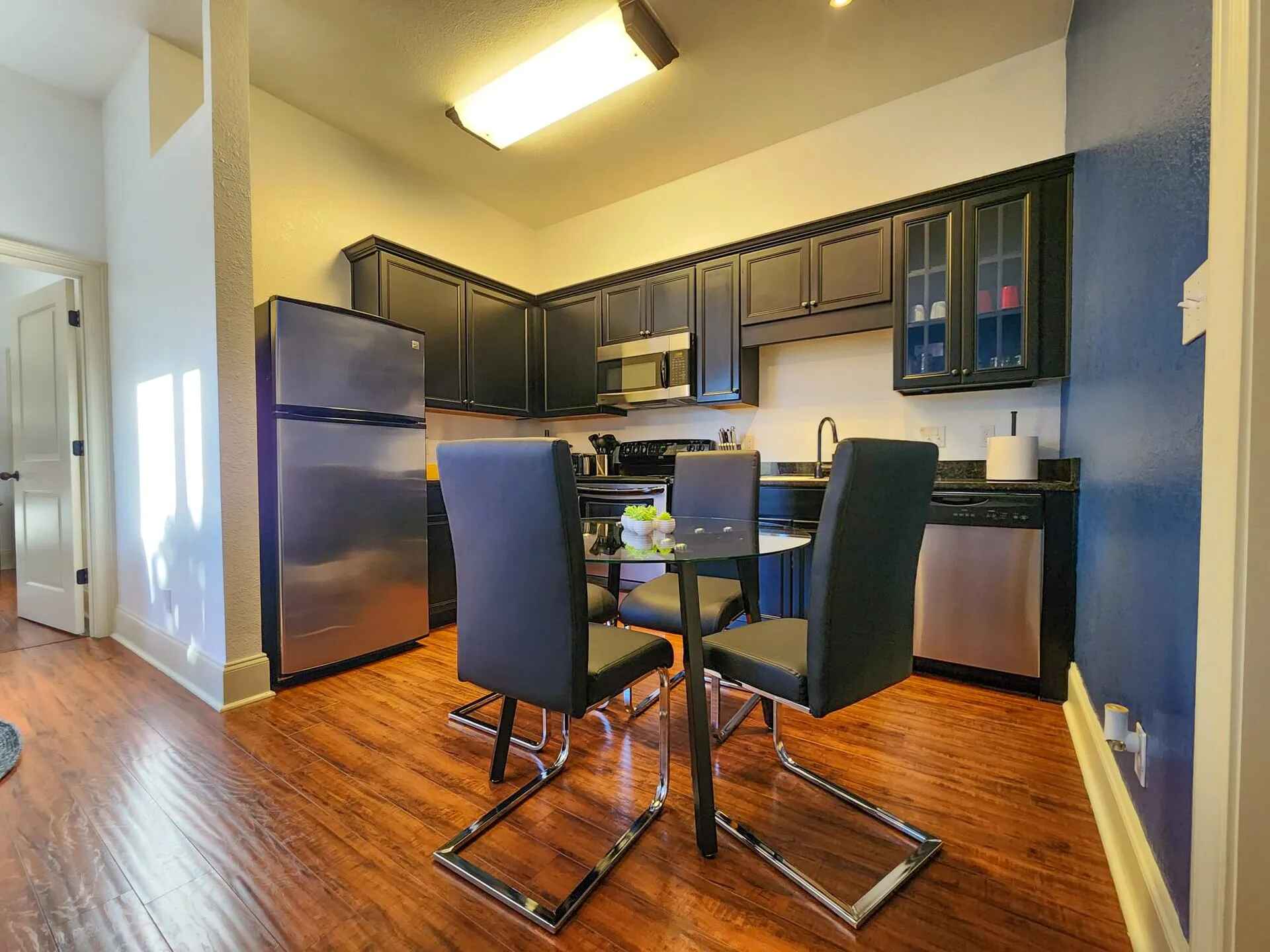 30A Inn Suites Signature King Suite 104 | Photo 6