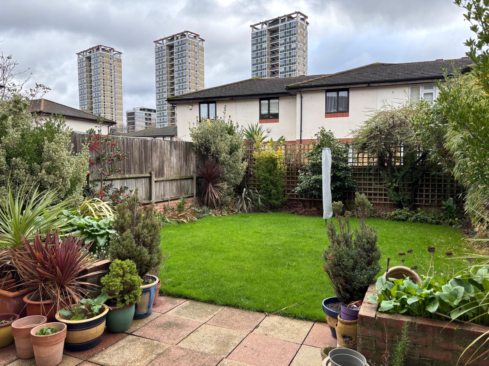 Smart Home with Garden & Private Parking