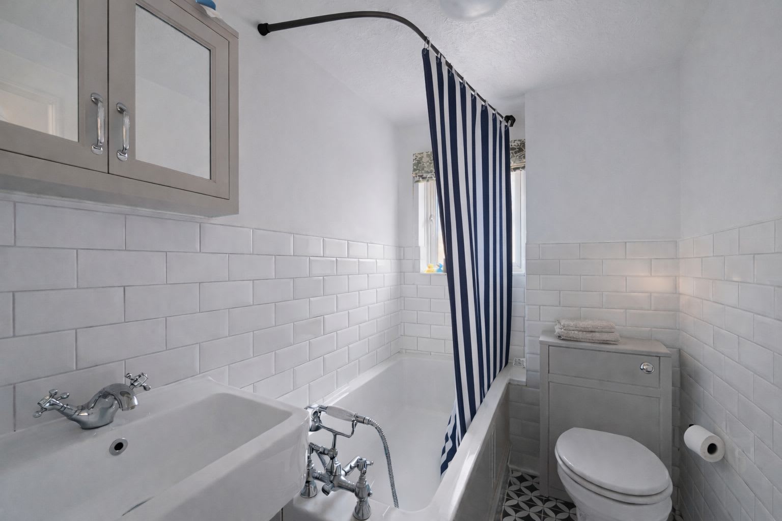 Smart Home with Garden & Private Parking