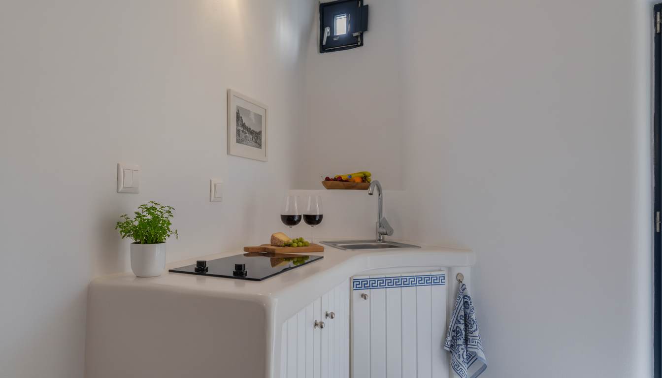 Ira Sea View Couple Studio with Rooftop Jacuzzi in Santorini — photo 4