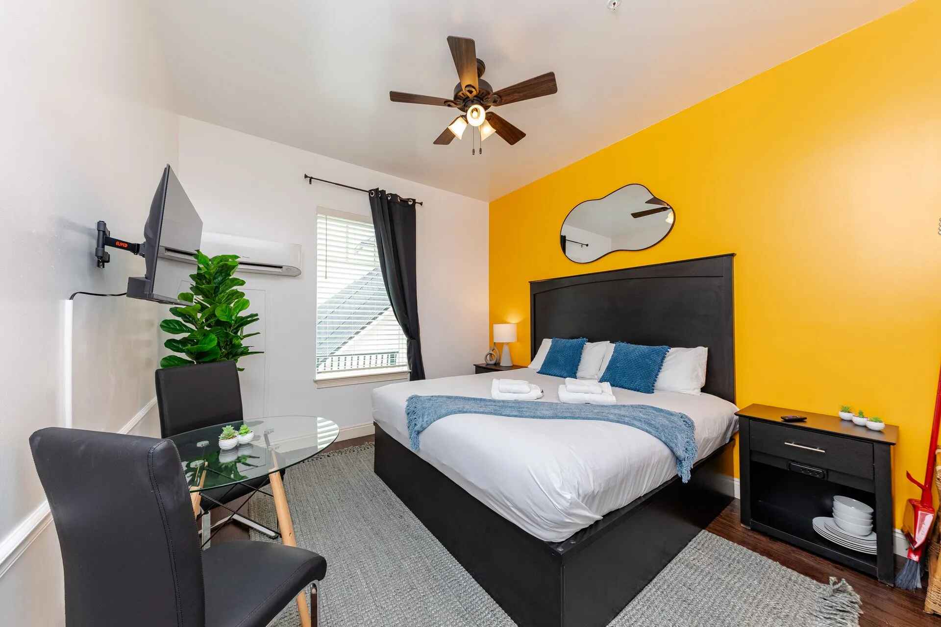 30A Inn Suites Superior Room King Queen 31