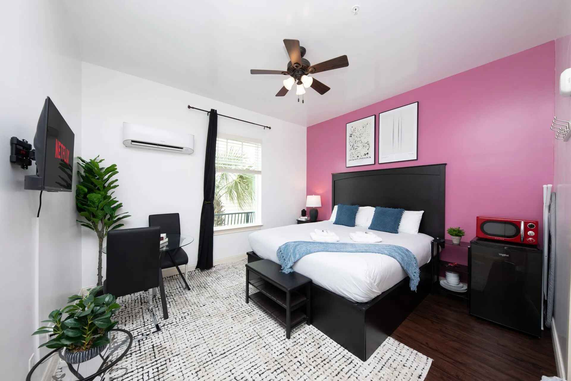 30A Inn Suites Superior Room King Queen 31 12