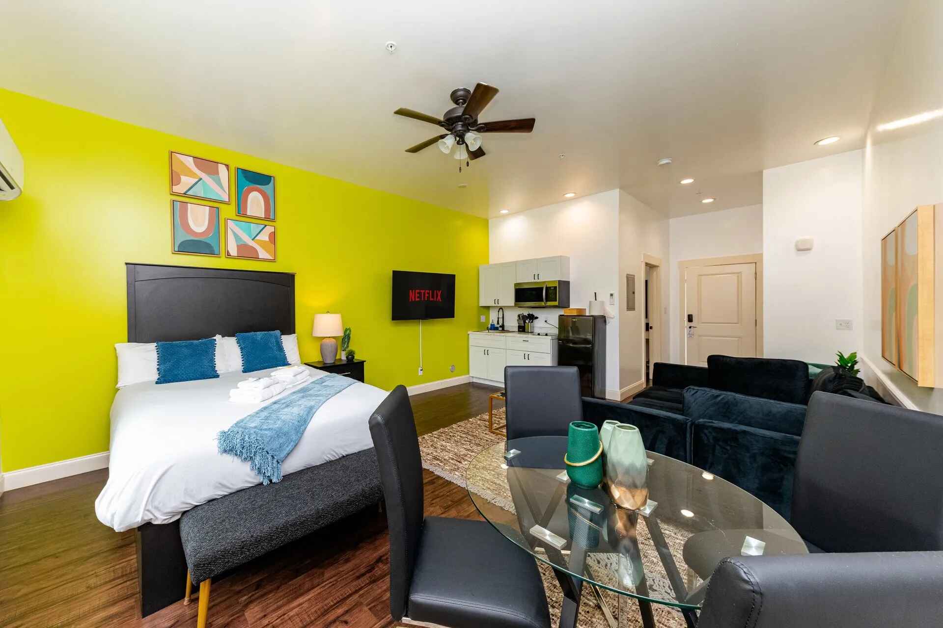 30A Inn Suites Signature Queen Studio 5