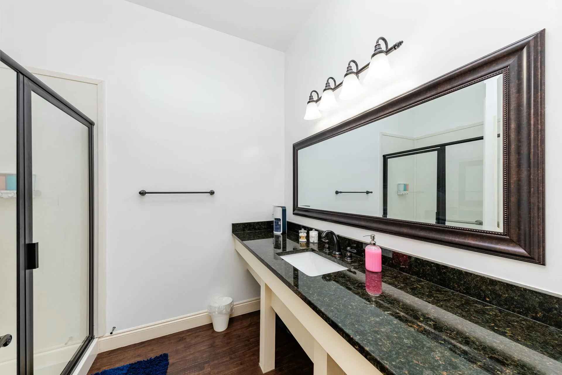 30A Inn Suites Signature Queen Studio 5 7