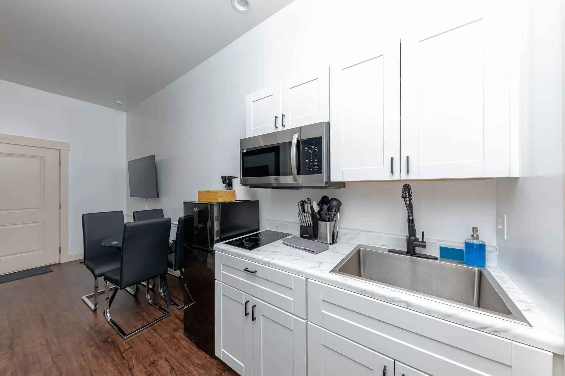 30A Inn Suites Studio King Suite 10