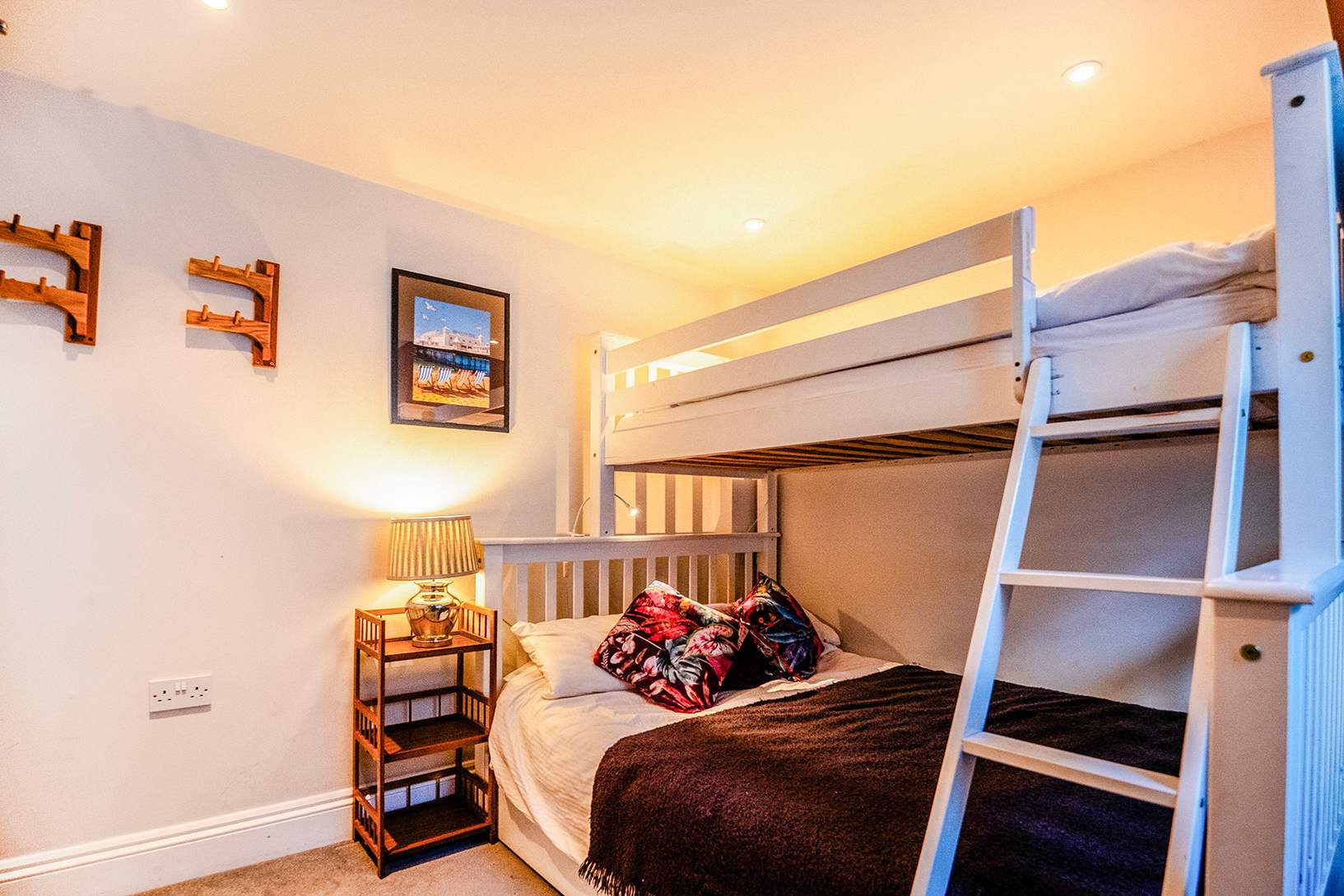 West Pier Beach - by Brighton Holiday Lets - Brighton Holiday Home - Image 19