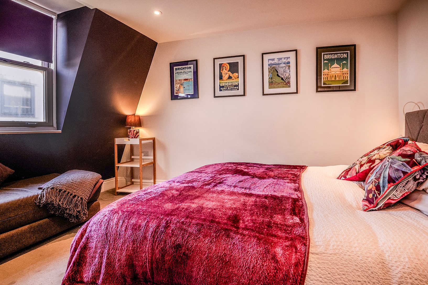 West Pier Beach - by Brighton Holiday Lets - Brighton Holiday Home - Image 16