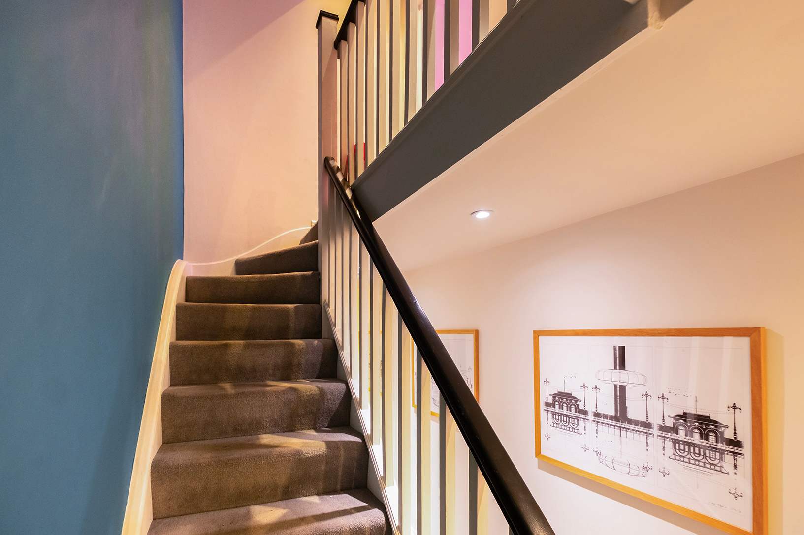 West Pier Beach - by Brighton Holiday Lets - Brighton Holiday Home - Image 15