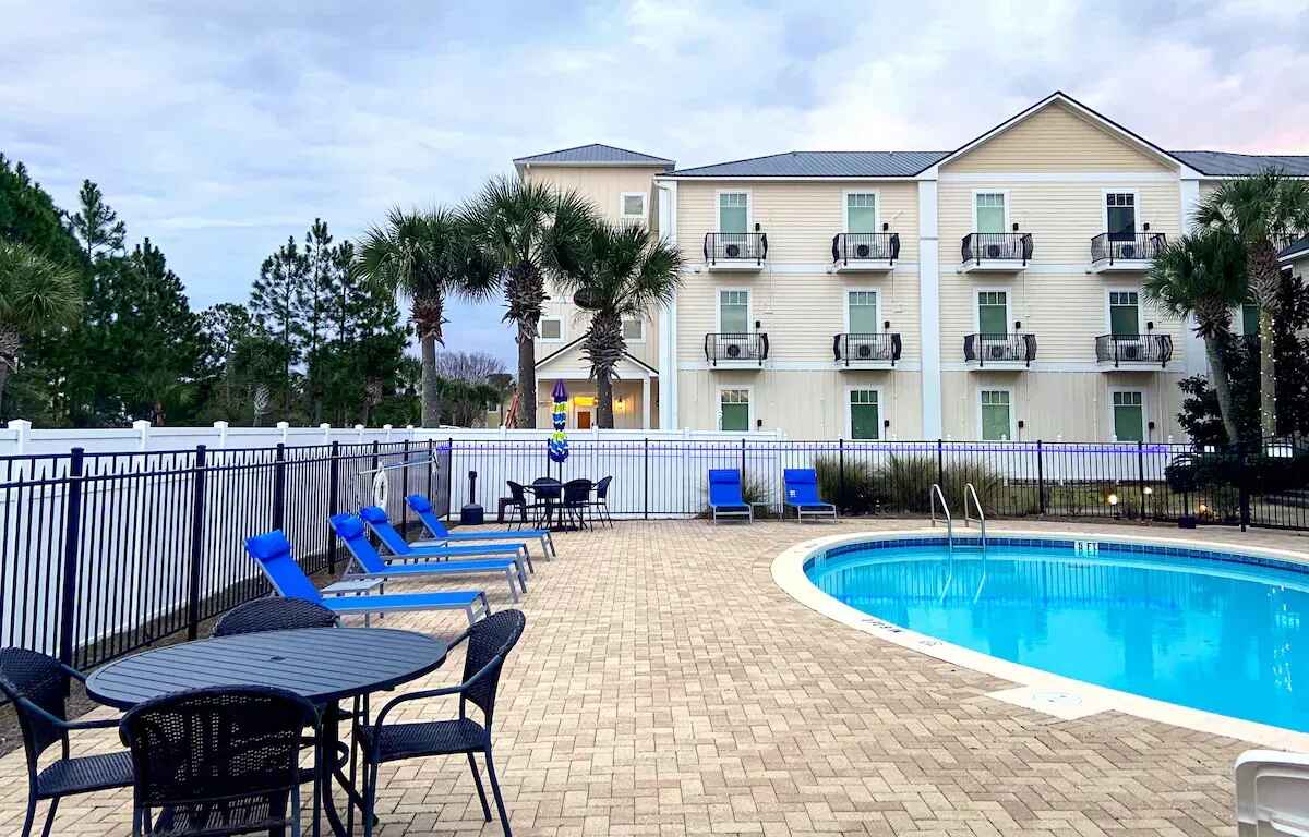 30A Inn Suites Signature Queen Studio 2 14