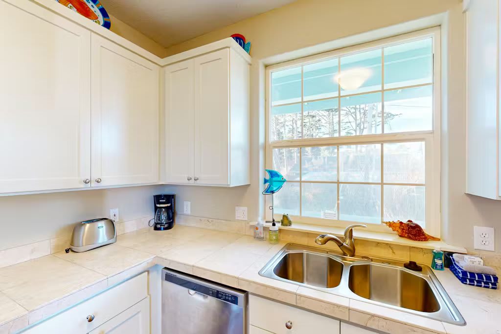 Riverfront Home, 3 Blocks to Beach | Canal Cottage