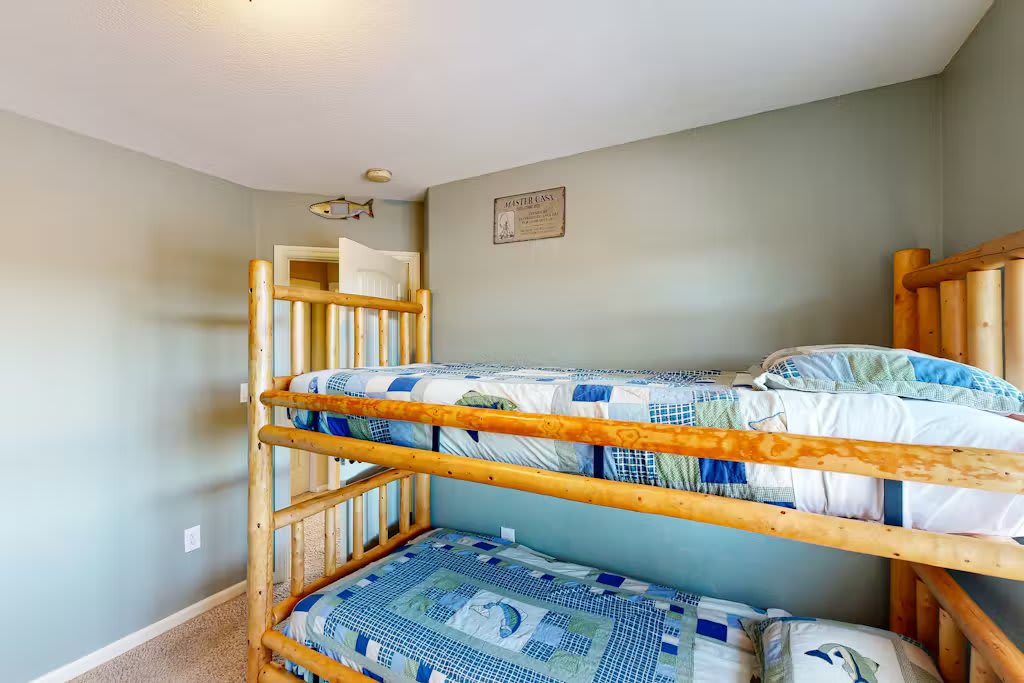 Riverfront Home, 3 Blocks to Beach | Canal Cottage