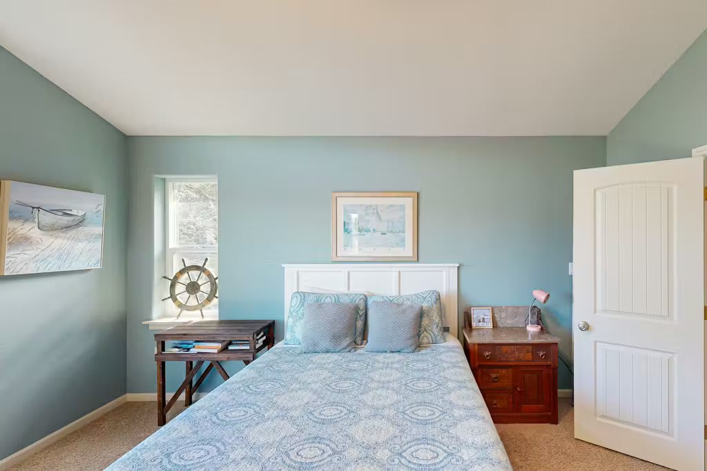 Riverfront Home, 3 Blocks to Beach | Canal Cottage