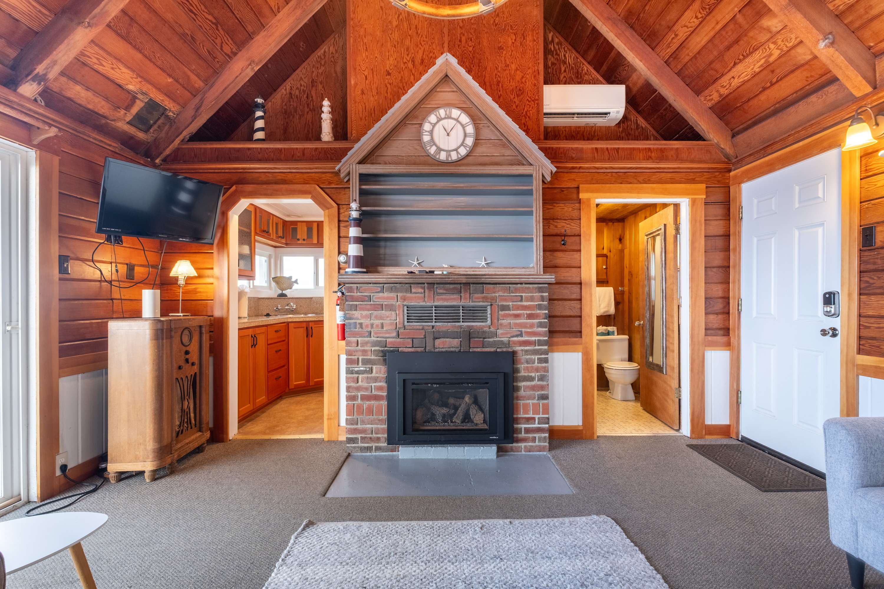 Ocean + Beach + Hot Tub | Nelscott Anchor House