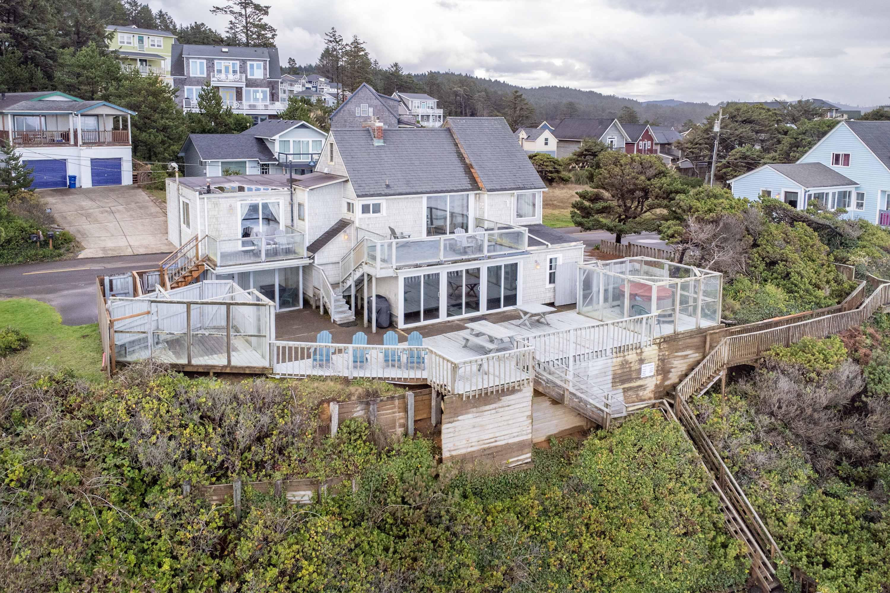 Ocean + Beach + Hot Tub | Nelscott Anchor House
