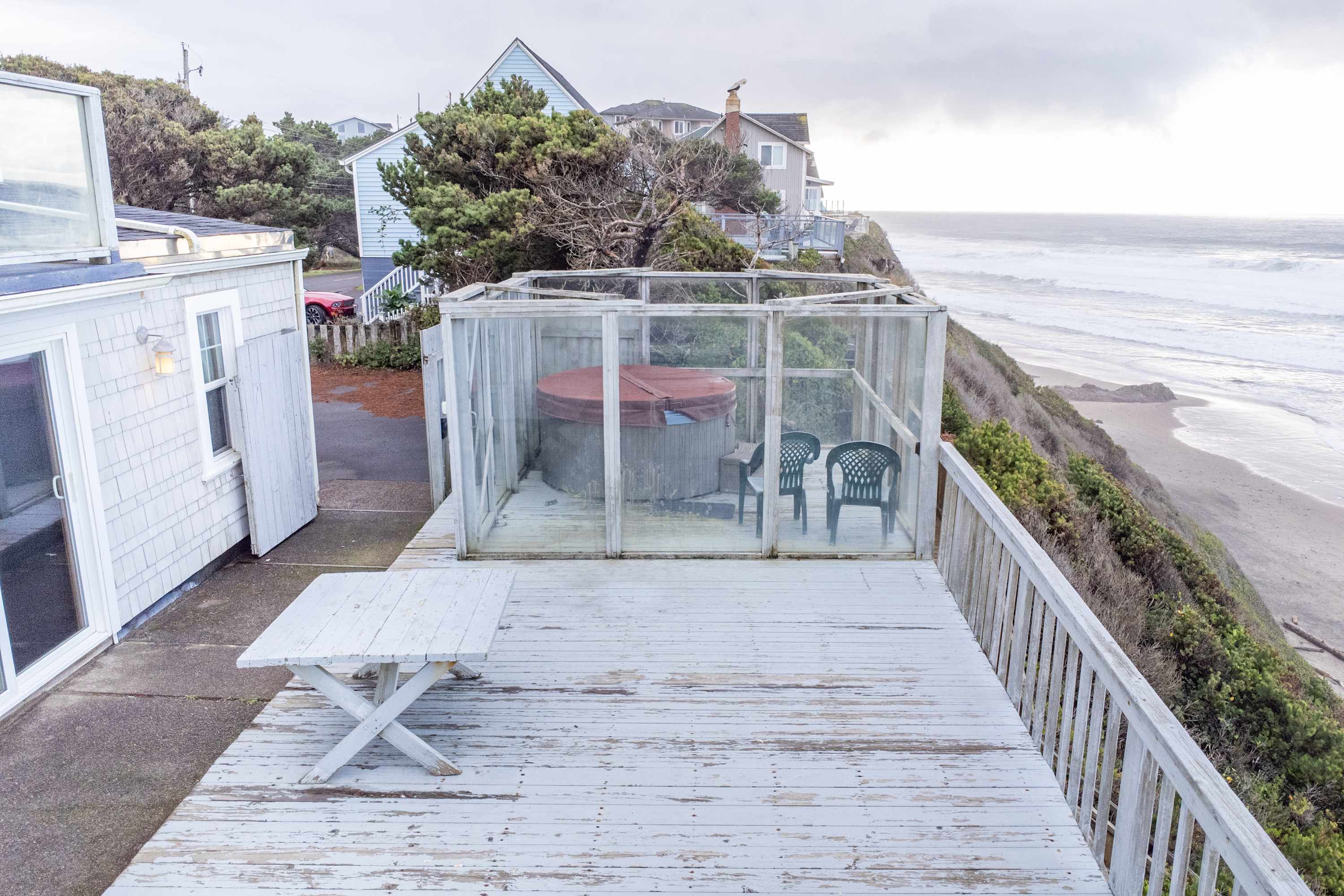 Ocean + Beach + Hot Tub | Nelscott Anchor House