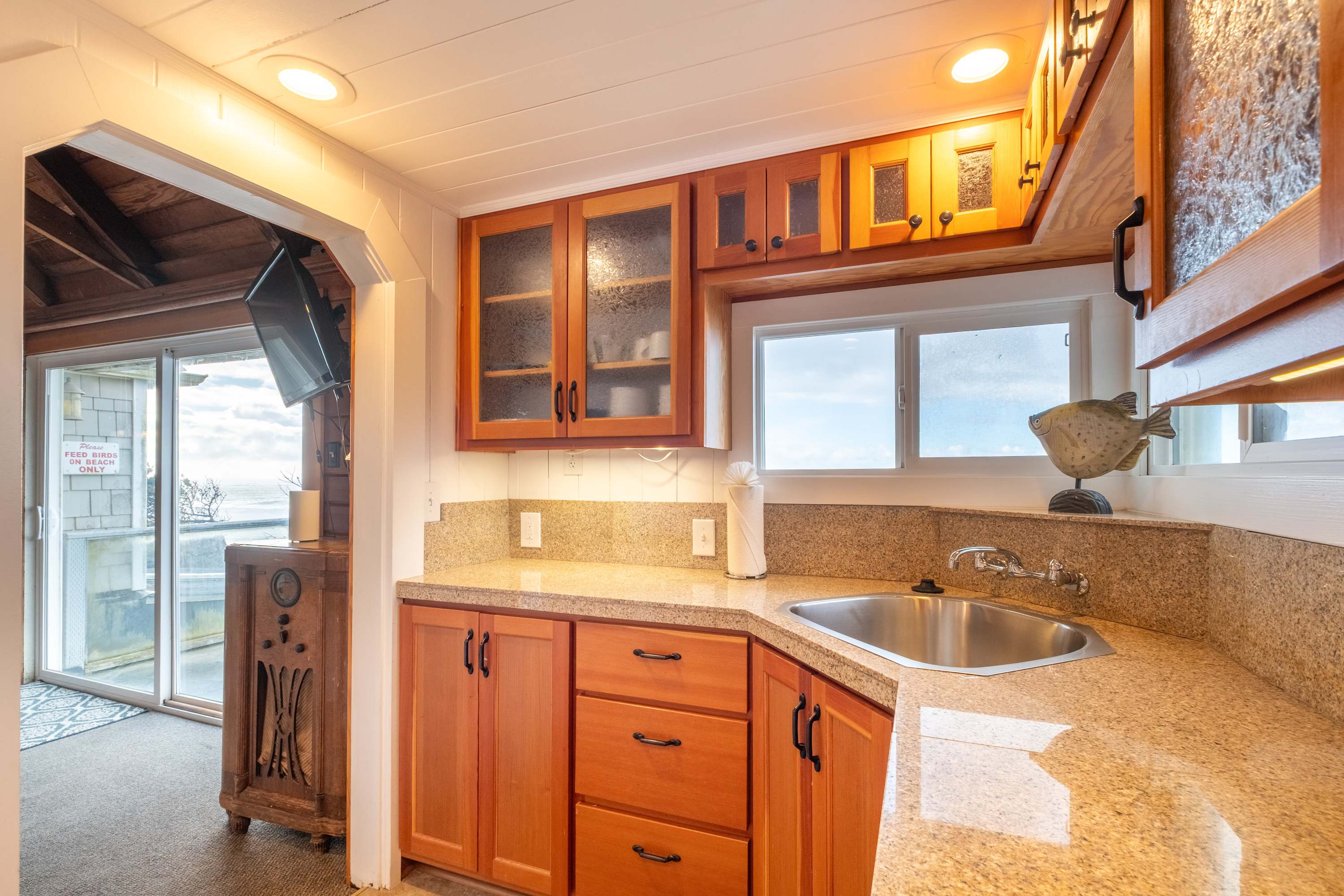 Ocean + Beach + Hot Tub | Nelscott Anchor House