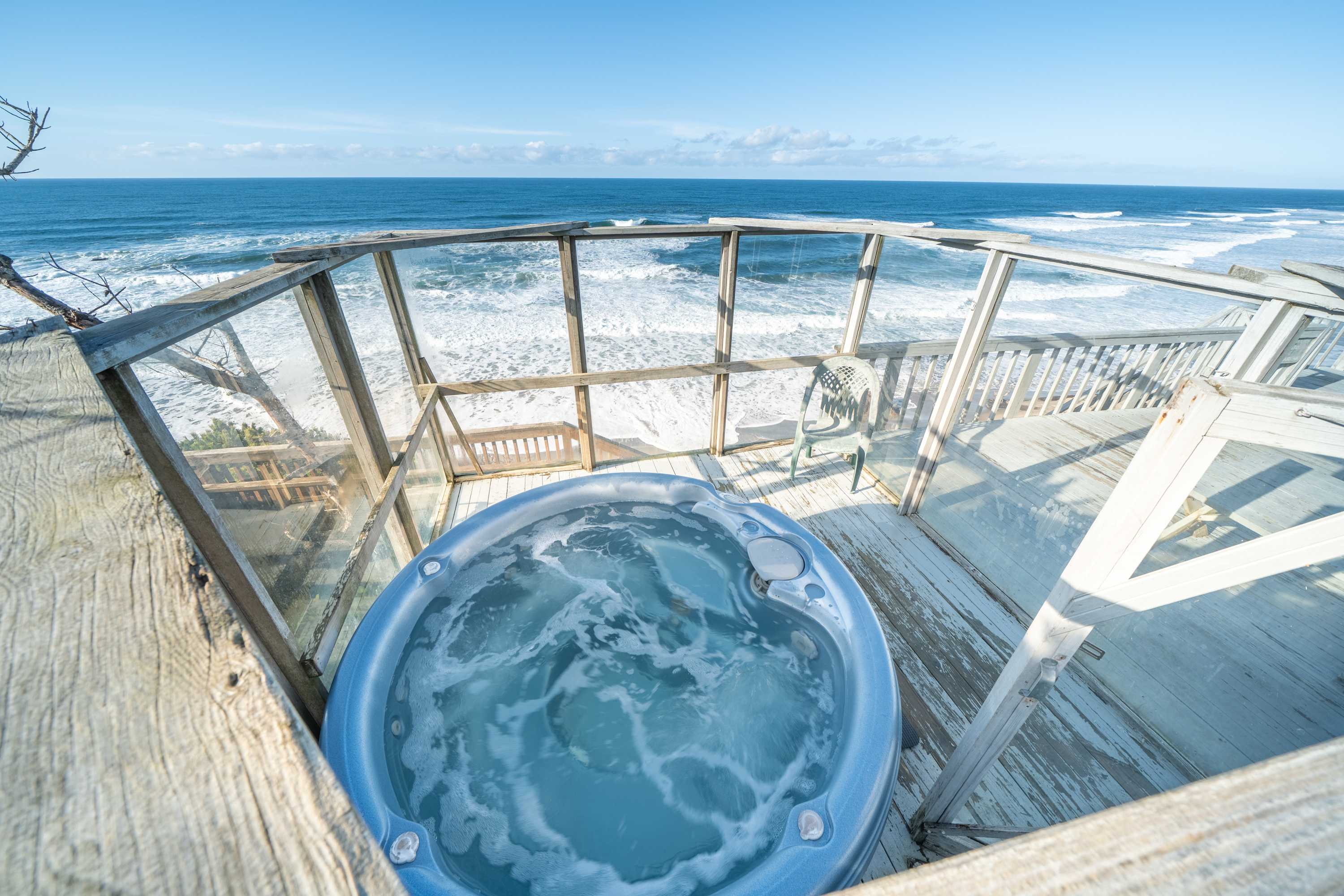 Ocean + Beach + Hot Tub | Nelscott Anchor House