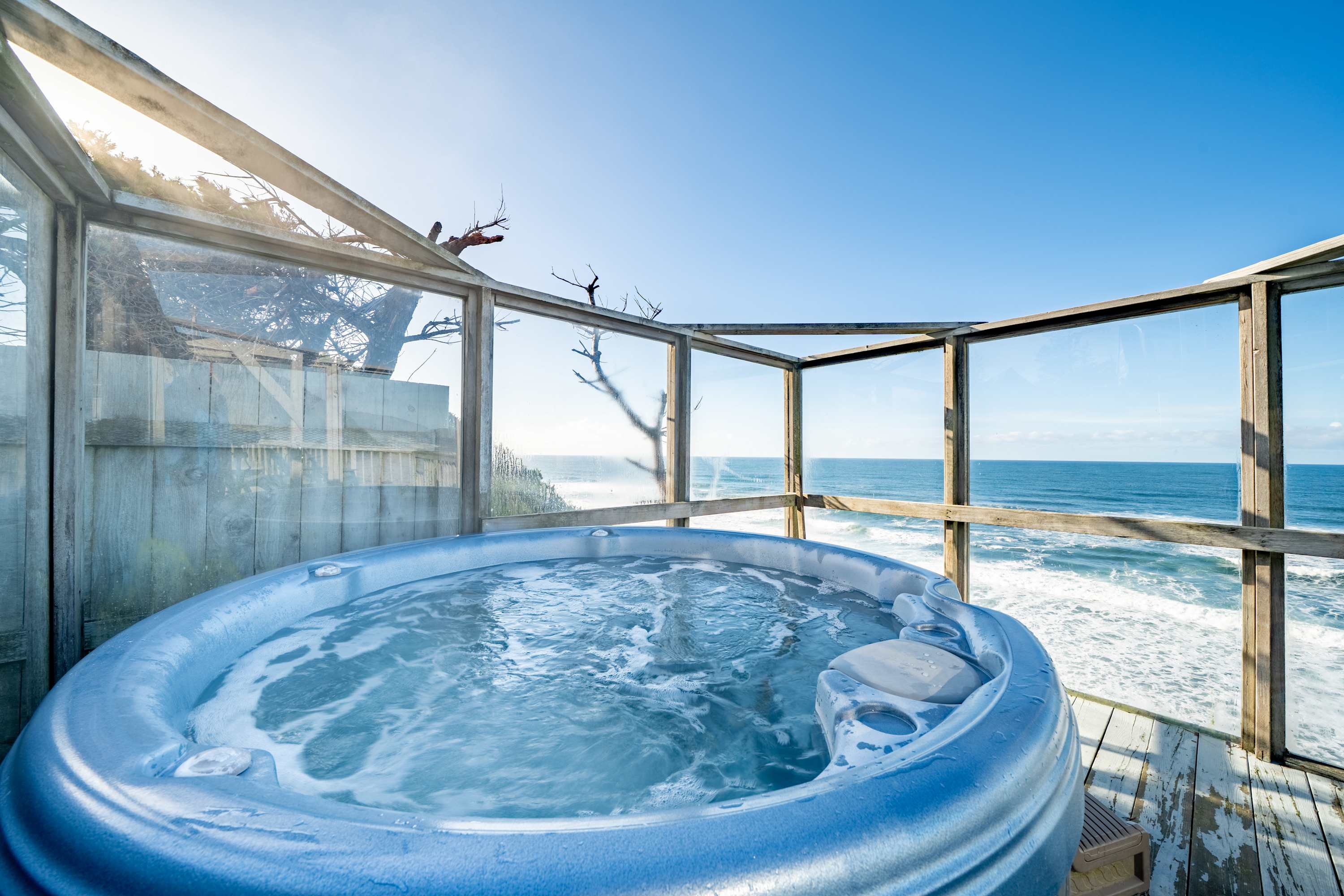 Ocean + Beach + Hot Tub | Nelscott Anchor House