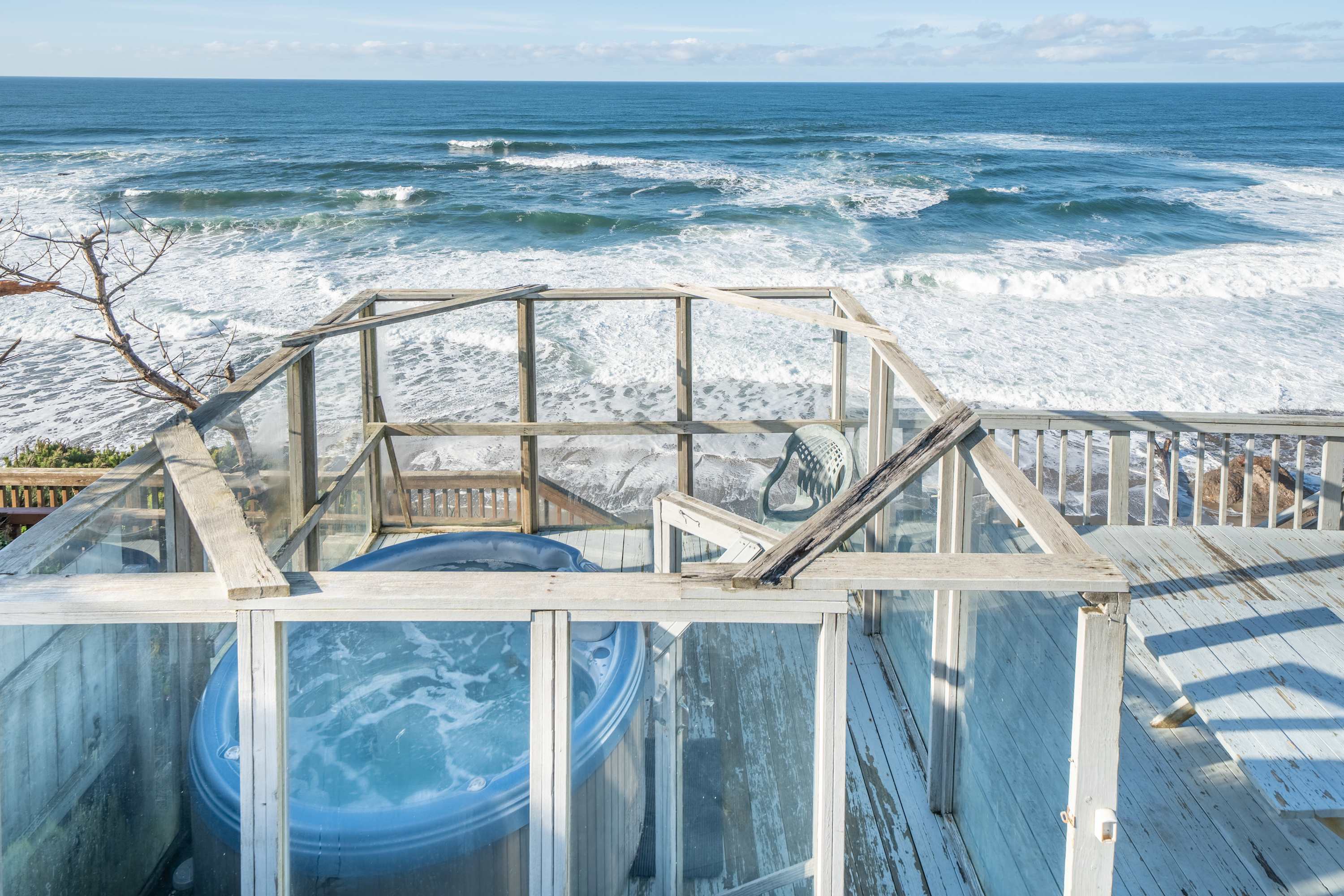 Ocean + Beach + Hot Tub | Nelscott Anchor House