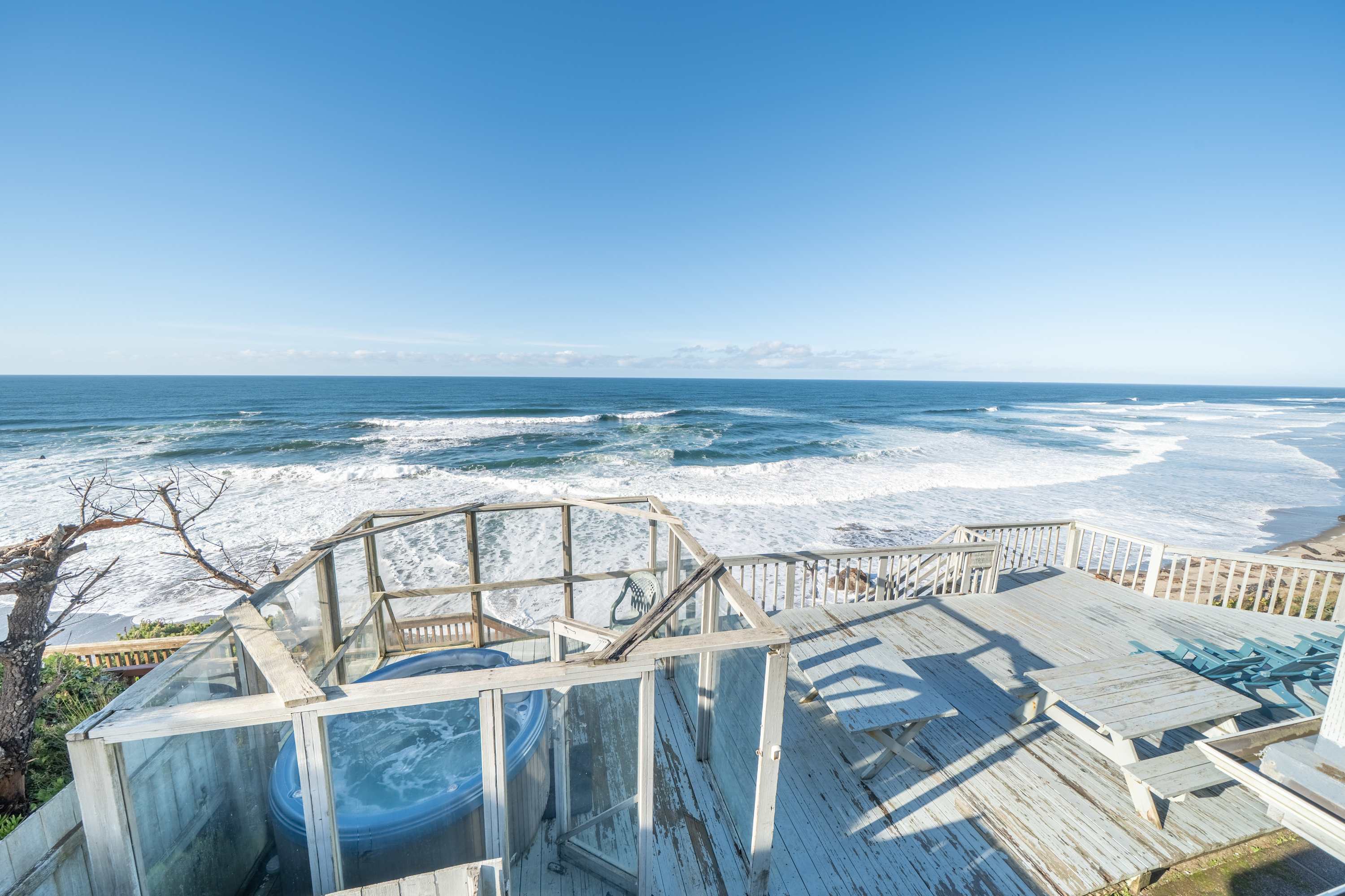 Ocean + Beach + Hot Tub | Nelscott Anchor House