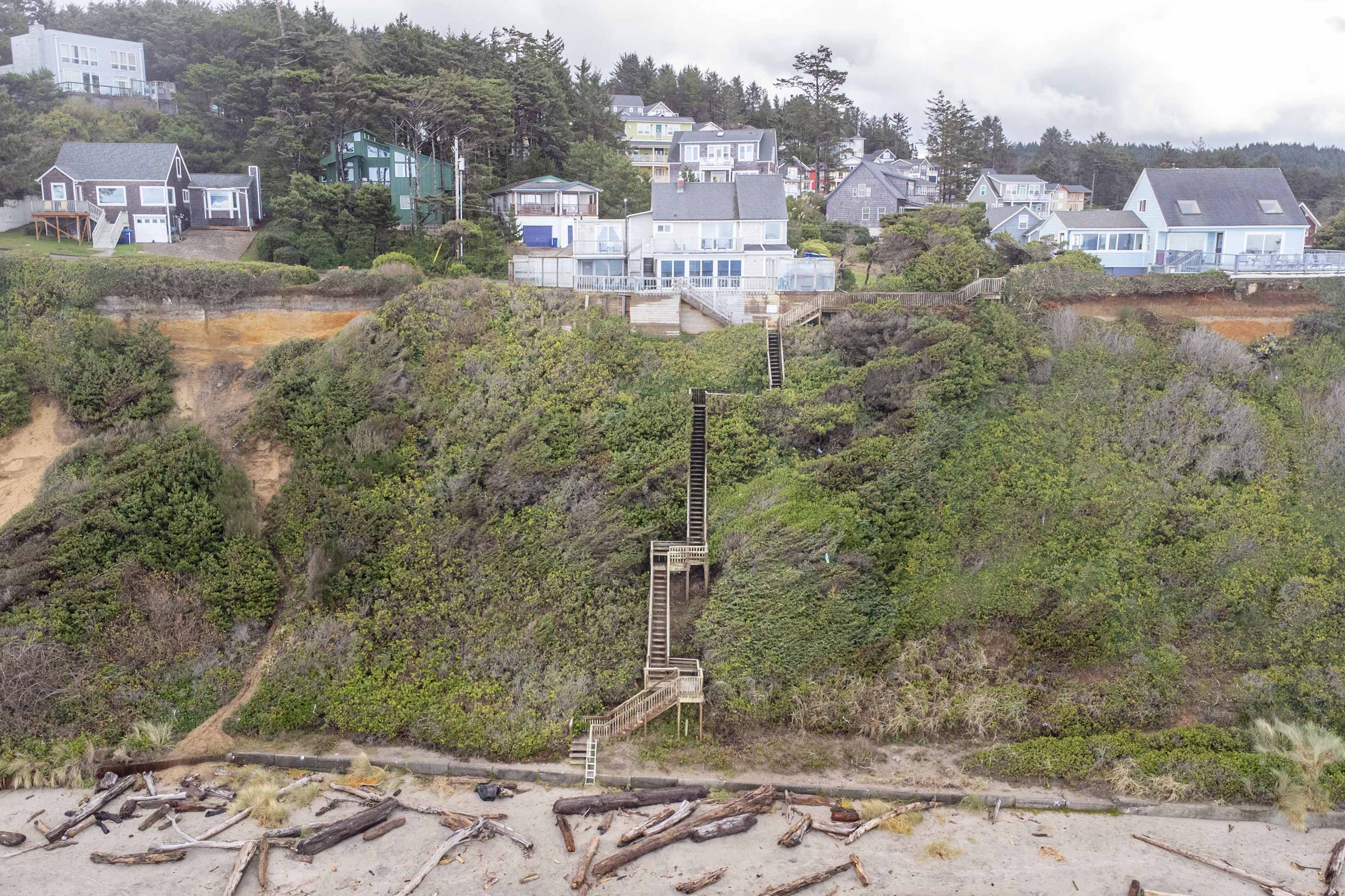 Ocean + Beach + Hot Tub | Nelscott Anchor House