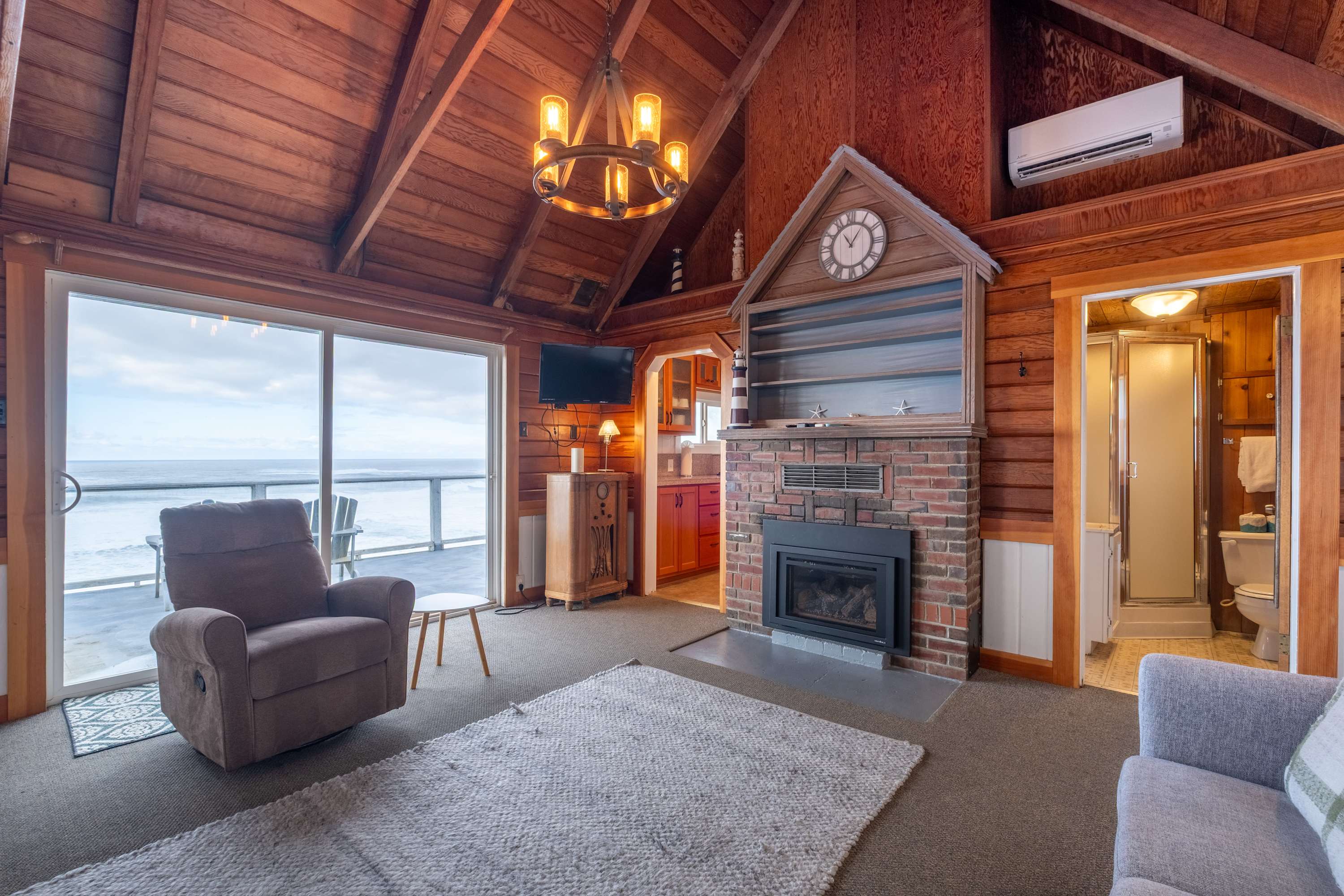 Ocean + Beach + Hot Tub | Nelscott Anchor House